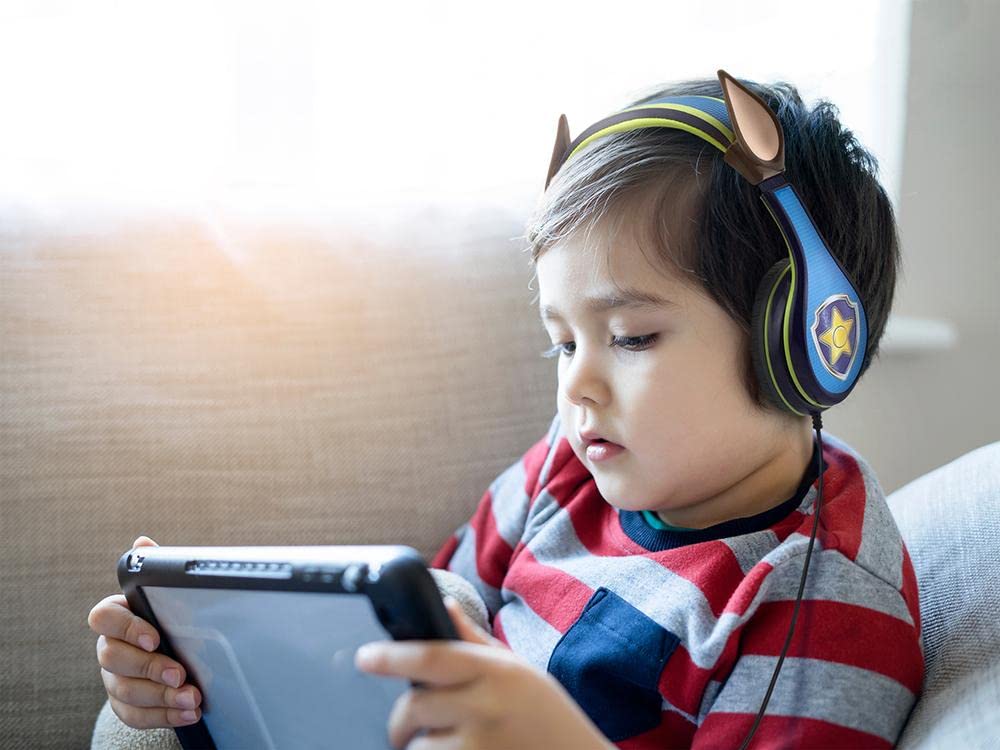 eKids Paw Patrol Chase - Auriculares para niños con función de limitación de Volumen integrada para una Escucha Segura y amigable con los niños