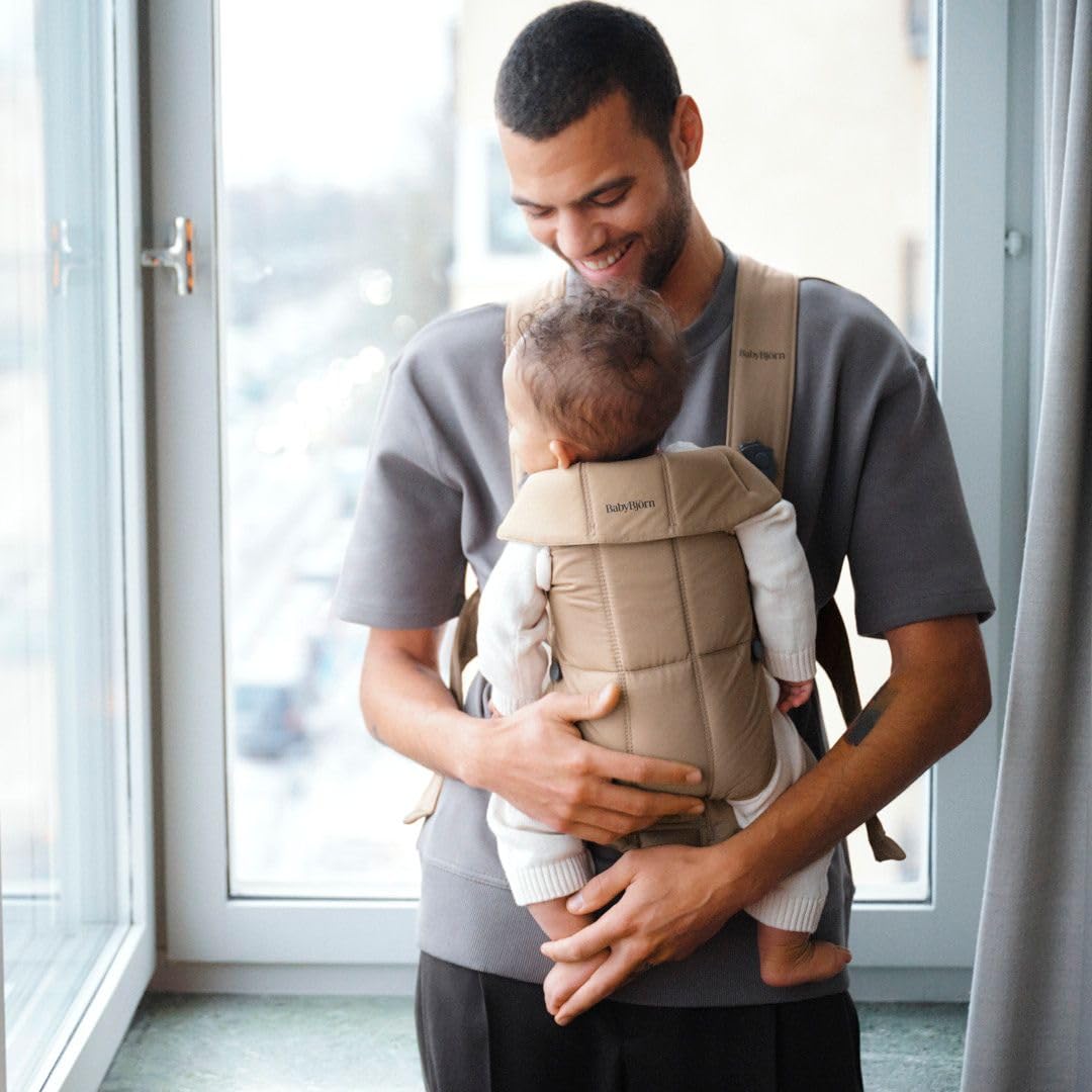 BabyBjörn Canguro Portabebé Mini, Beige, Woven | Para recién nacidos, de 0 a 12 meses (3.2–11 kg), ergonómico y fácil de usar