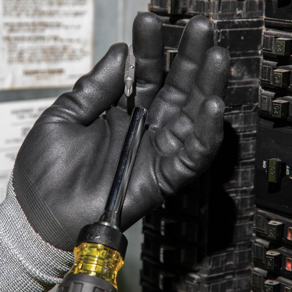 KLEIN TOOLS 32305 | Desarmador multipuntas| 15 en 1 con matraca | Destornillador ergonómico con puntas intercambiables y almacenamiento integrado | Ideal para todo tipo de tornillos