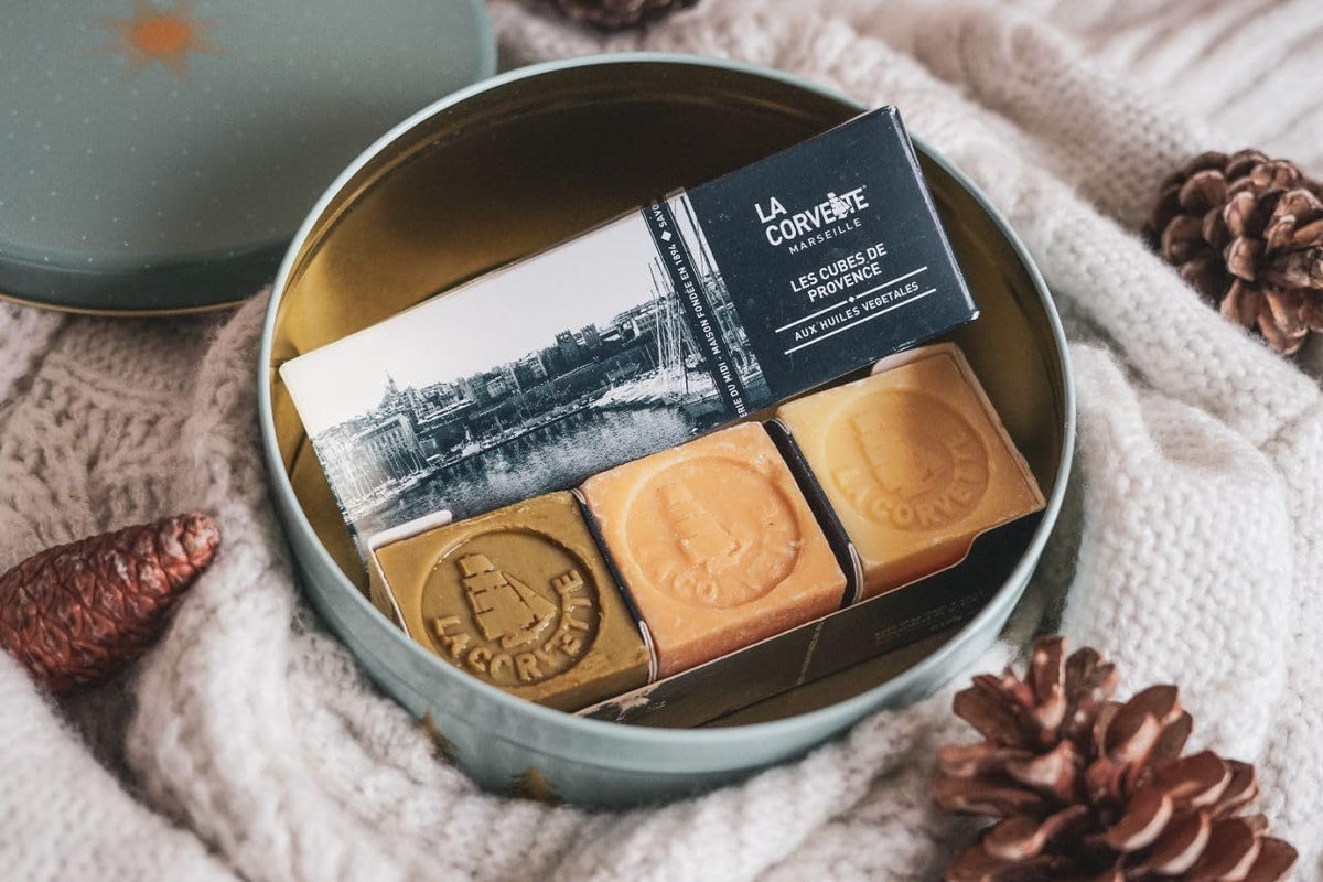 La Corvette | Cofre para Regalo de 3 Jabones Naturales de Oliva, Miel y Castañas y Albahaca, Hecho en Provence 100% de Aceites Vegetales Puros, Sin Parabenos, 3 piezas de 100 g.