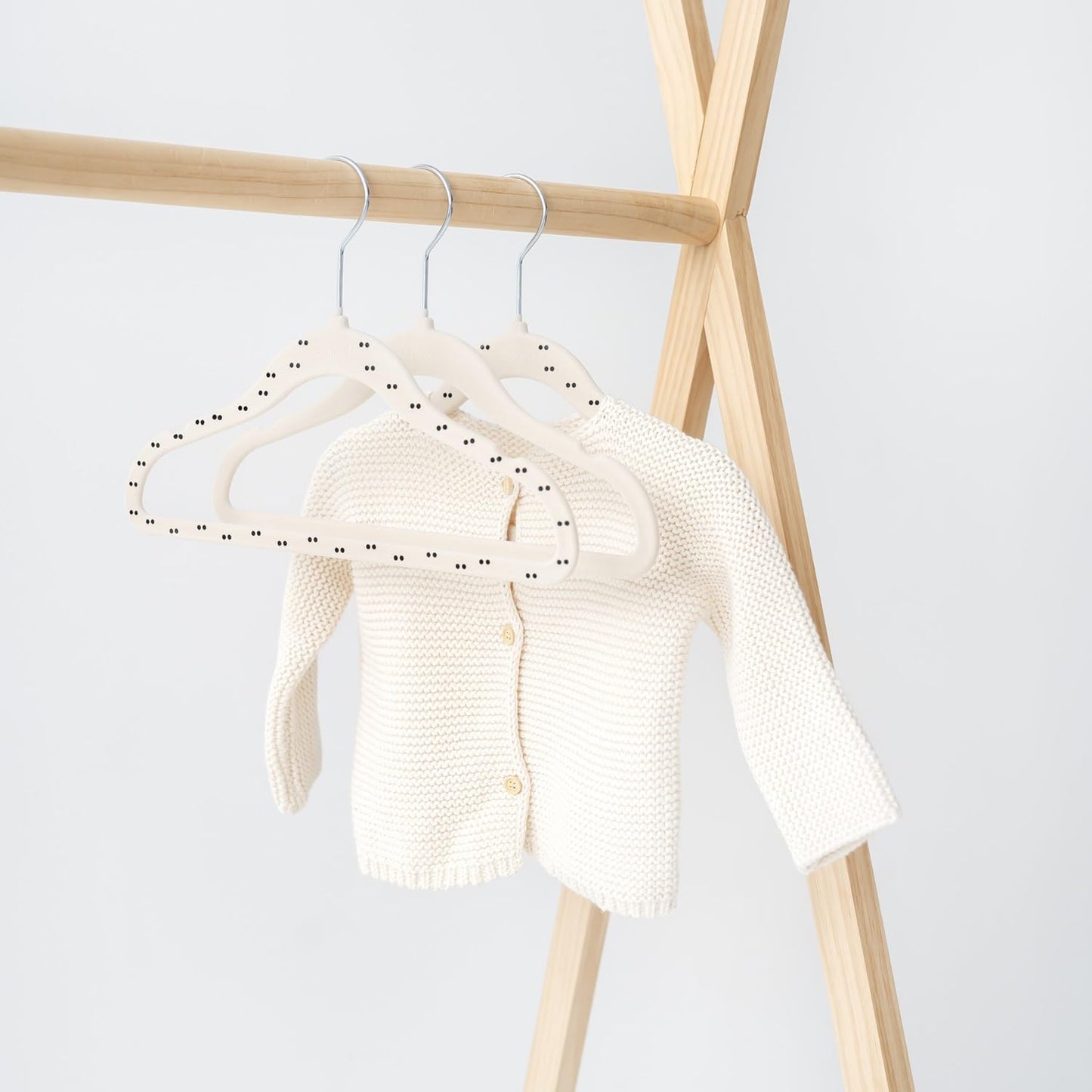 Perchas de terciopelo para bebé, 3 brotes – percha de ropa antideslizante para bebé, ropa de bebé, perchas de clóset para niños con diseño delgado, colores nórdicos, paquete de 30 unidades, doble