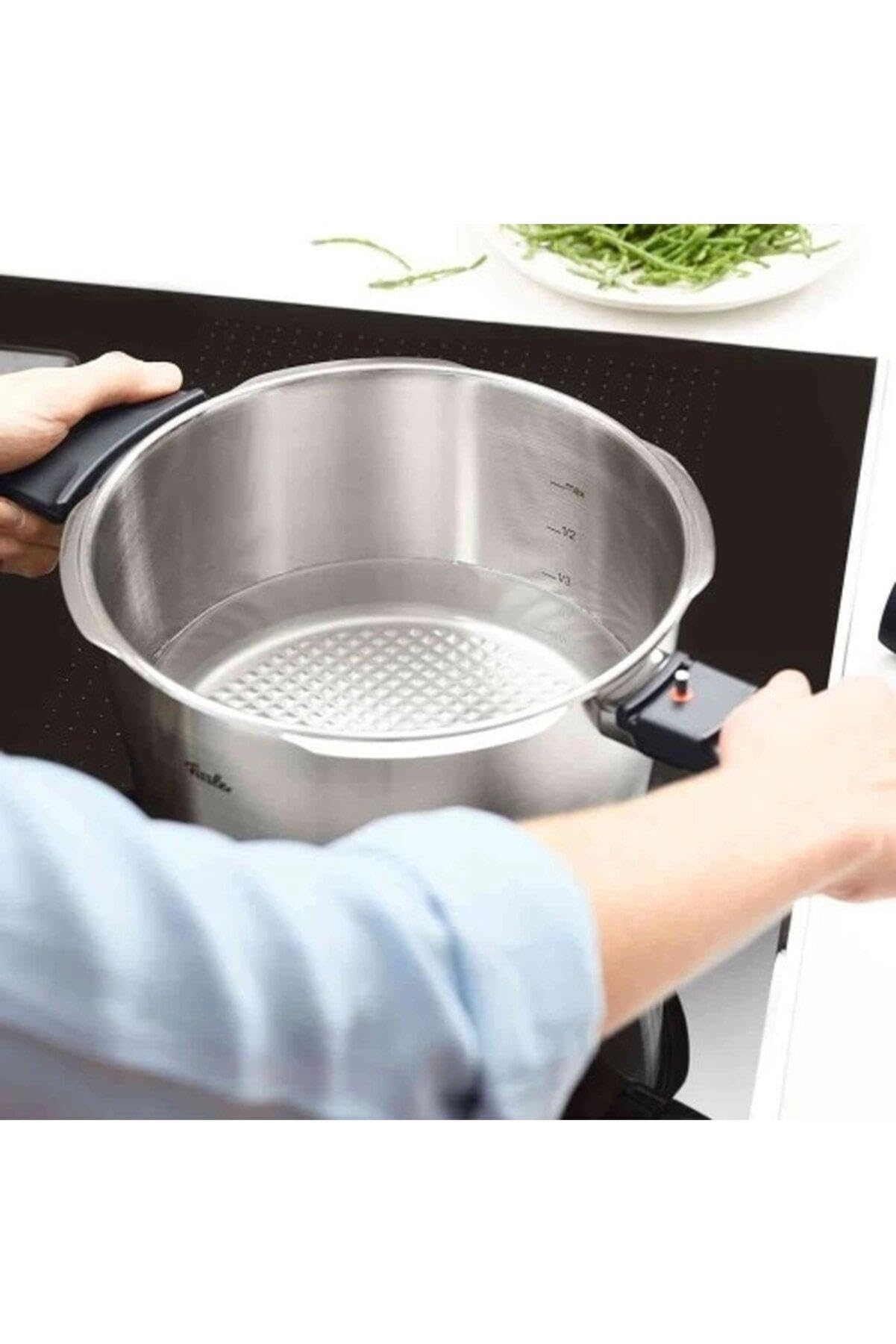 Olla de Presión Fissler Vitavit Premium con Inserto de Vapor 6.3 Cuartos