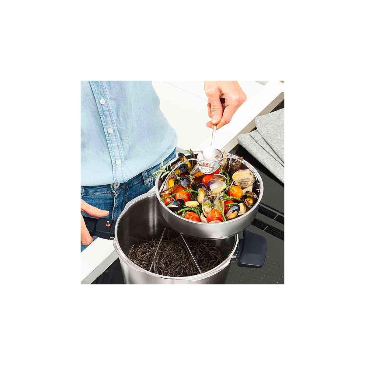 Olla de Presión Premium Fissler Vitavit 3.7 Cuartos con Inserto de Vapor