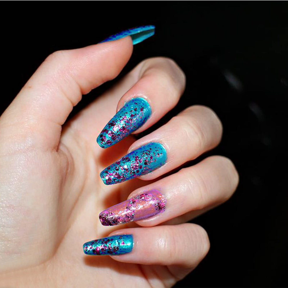 PINGEUI Paquete de 2 Libros de Exhibición de Uñas de 308 Colores, Tabla de Exhibición de Esmalte de Uñas En Gel Con 720 Puntas de Uñas, Libro de Muestra de Esmalte de Uñas para Salón de Uñas y Práctic