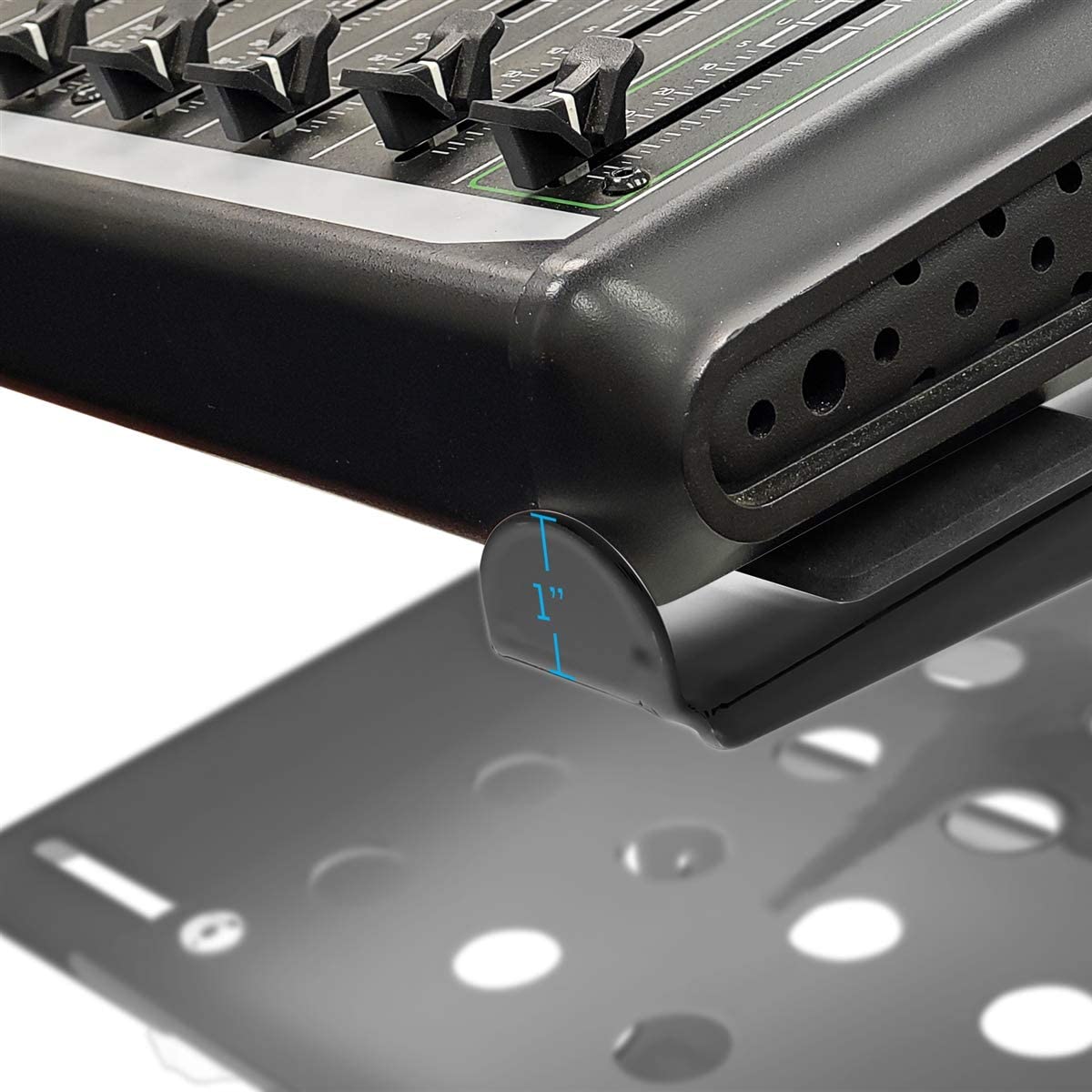 AxcessAbles - Soporte de DJ ajustable de dos niveles con abrazaderas | para controladores de DJ, mezcladores de música, portátiles de hasta 20 libras. | Soporte de driver de DJ compatible con