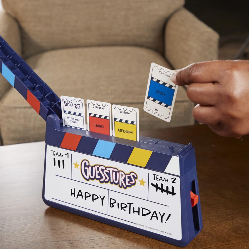 Hasbro Gaming Juego Gestos, él divertidísimo y rápido Juego de mímica, Juego de charadas para Fiestas Familiares para 4 o más Jugadores, Incluye claqueta y Tarjetas Personalizables.