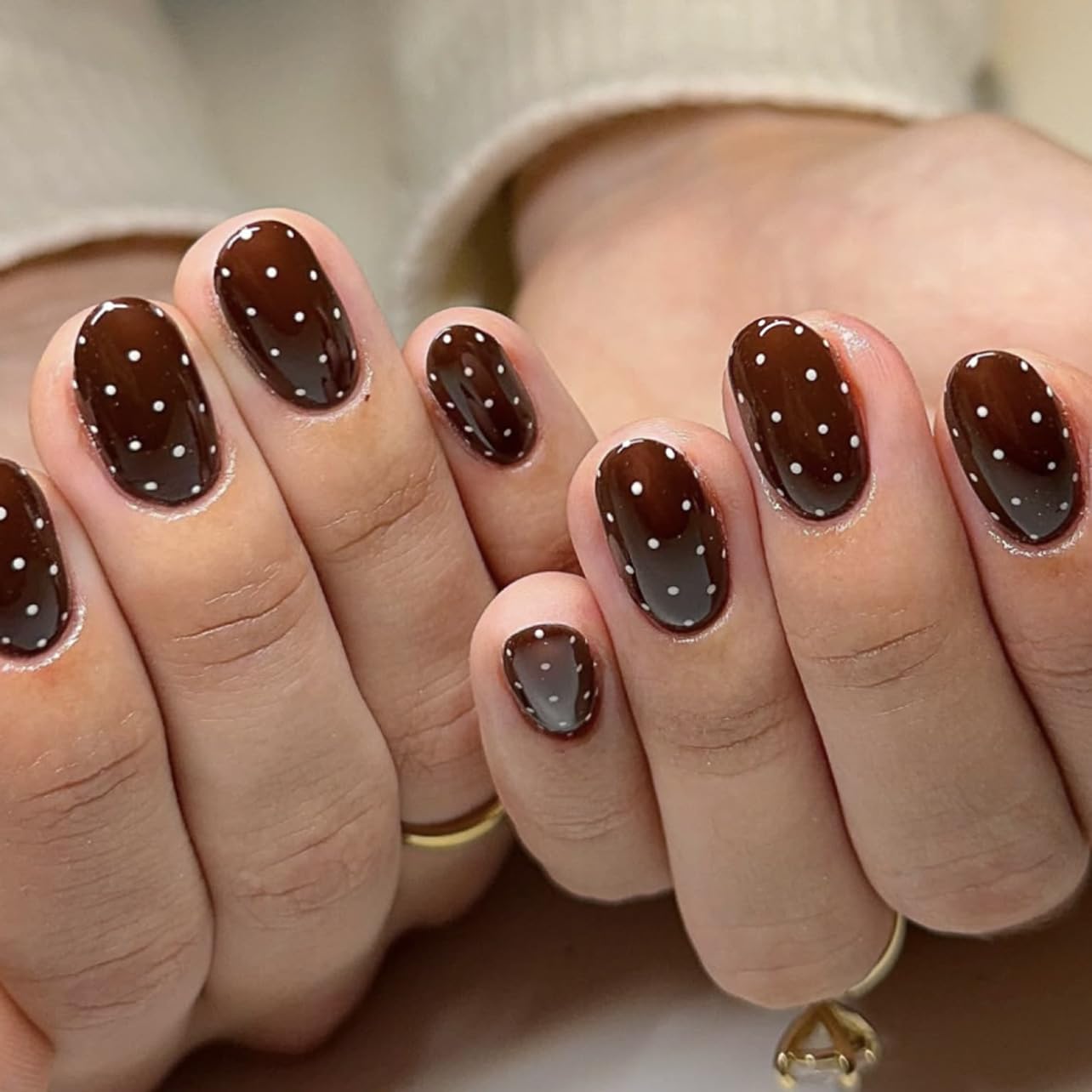 SXVME Uñas postizas cortas de lunares, uñas postizas ovaladas en marrón oscuro, uñas postizas con diseños, lindas uñas postizas de lunares almendra, uñas postizas reutilizables de gel suave brillante