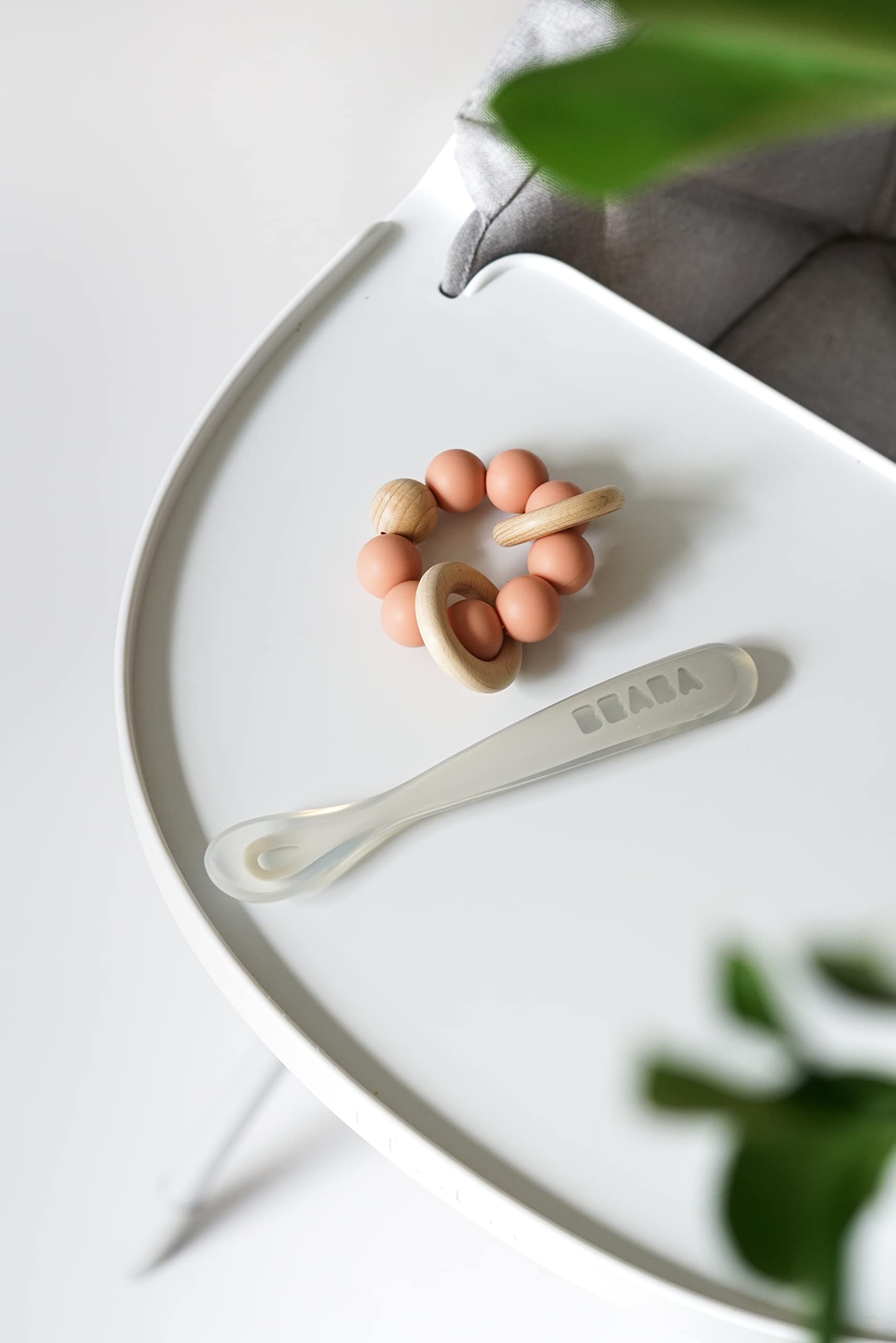 BEABA Juego de cucharas de alimentación para bebés de primera etapa, las cucharas de silicona de punta suave originales para bebés, sin ftalato de plomo BPA y sin plástico, gran juego de regalo (paquete de 4), salvia