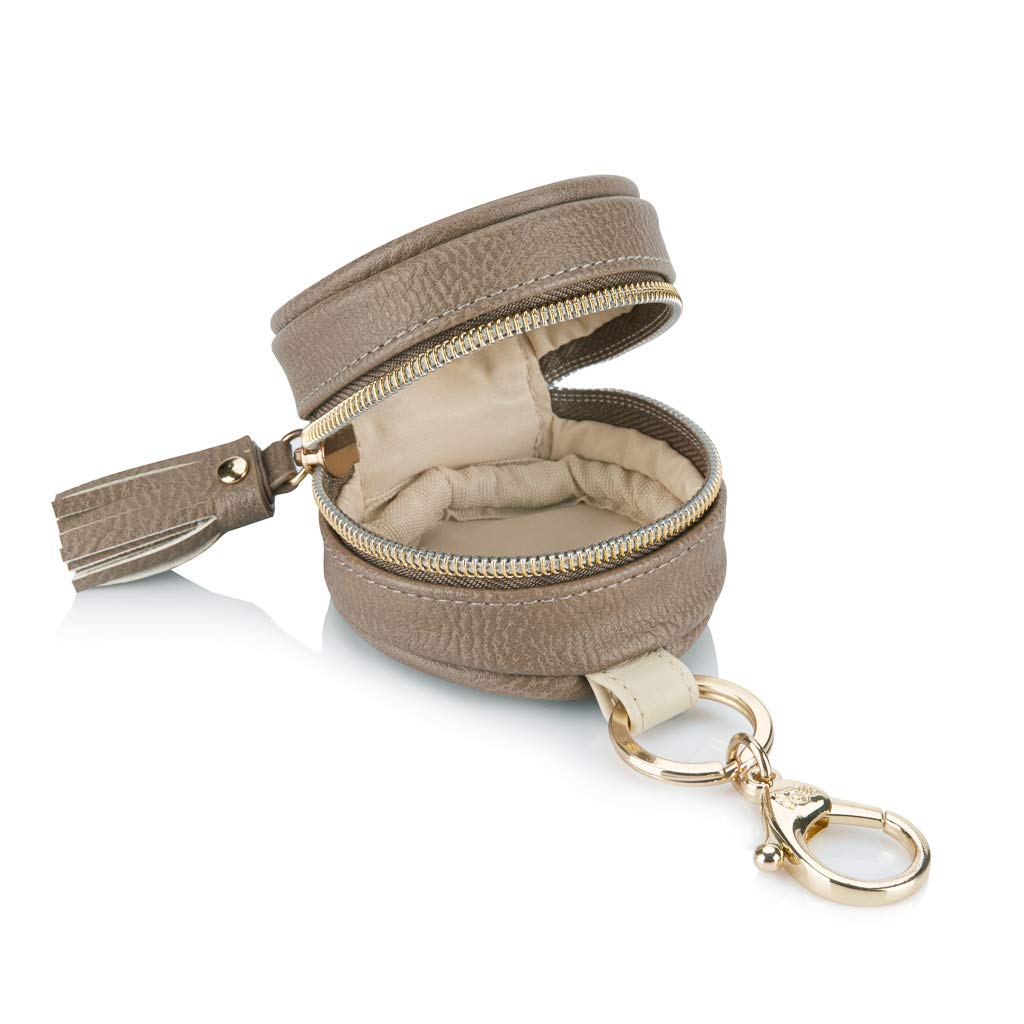 Itzy Ritzy - Funda para chupete con clip, incluye cierre para fijar fácilmente a una bolsa de pañales o bolso, mide 2.5 pulgadas de diámetro y tiene capacidad para 2 chupetes (vainilla latte)