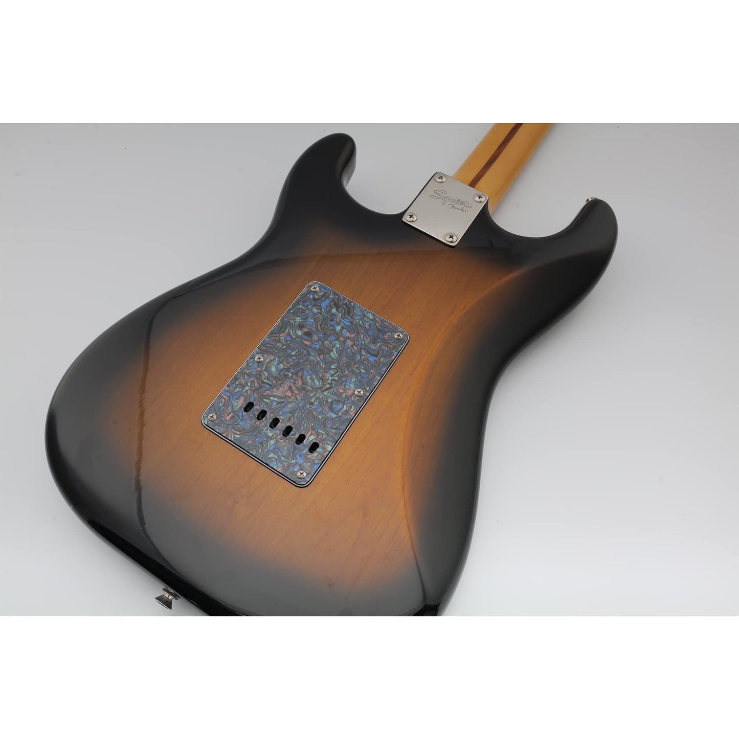 Musiclily Pro 6 Agujeros Placa Trasera Strat Tapa de Trémolo para Affinity Series Squier Guitarra de estilo Strat,4 capas Abalone Shell