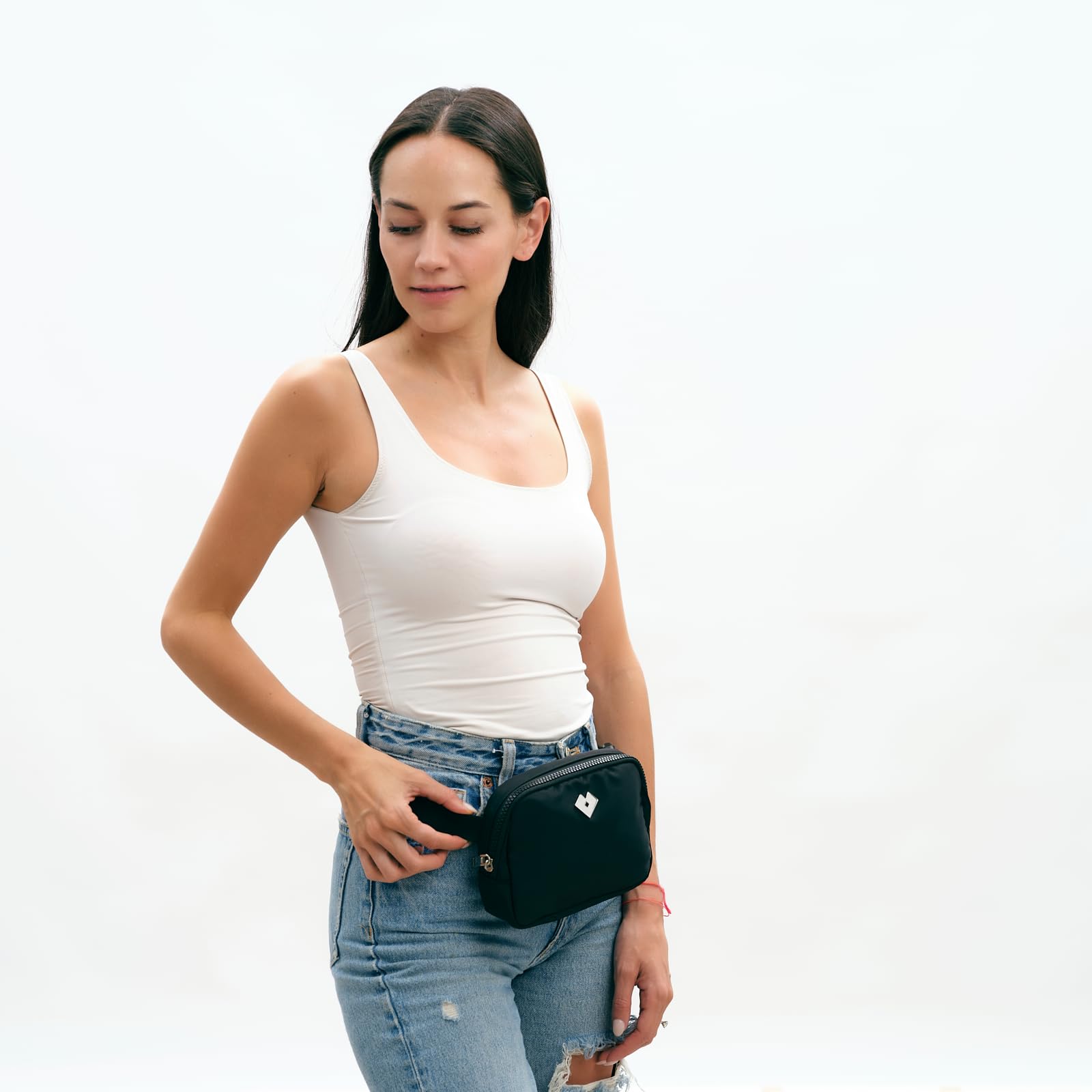 LuckyLy Cangurera para Mujer Deportiva y de Viaje, Bolsa Crossbody y Bandolera tipo Riñonera, Ligera, Repelente al Agua y con Múltiples Compartimentos, Regalos para Mujer y Mamá – Modelo Mina, Negra