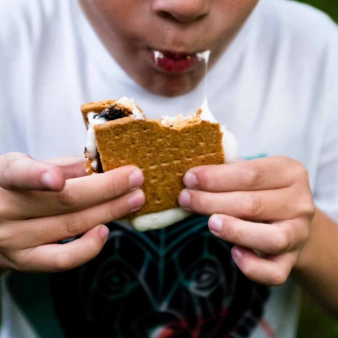ZOKU S'mores Maker - Quemador de mesa con 6 varillas reutilizables y libro de recetas, perfecto para deliciosas golosinas Gooey en interiores