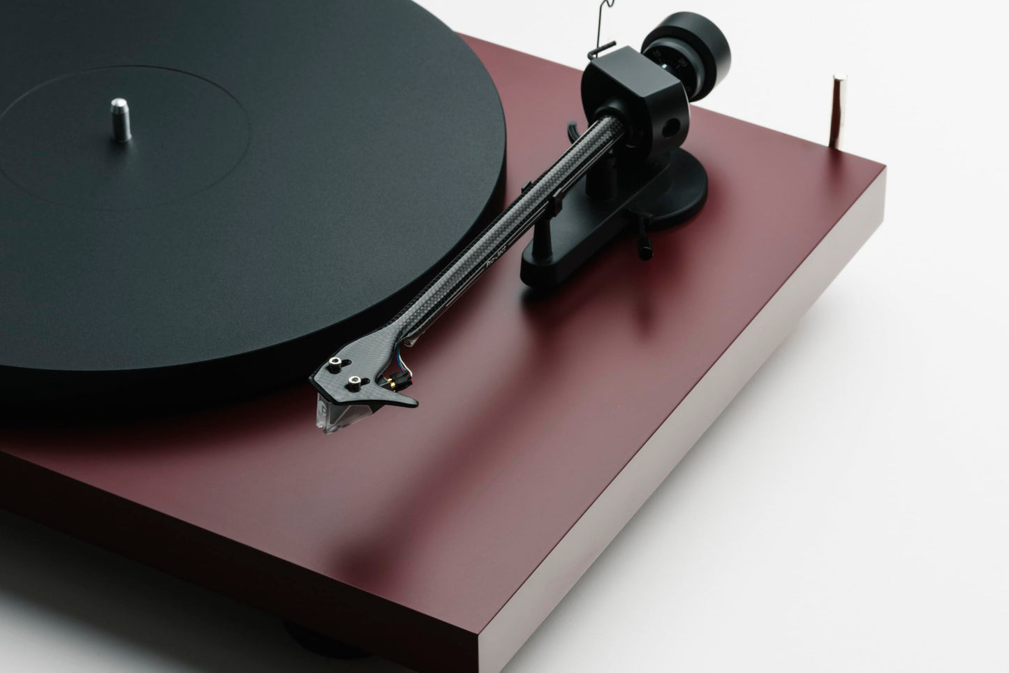 Pro-Ject Debut EVO 2, Tocadiscos audiófilos de próxima generación con brazo de fibra de carbono, selección electrónica de velocidad y cartucho premontado Pick it MM EVO, fabricado en Europa (negro
