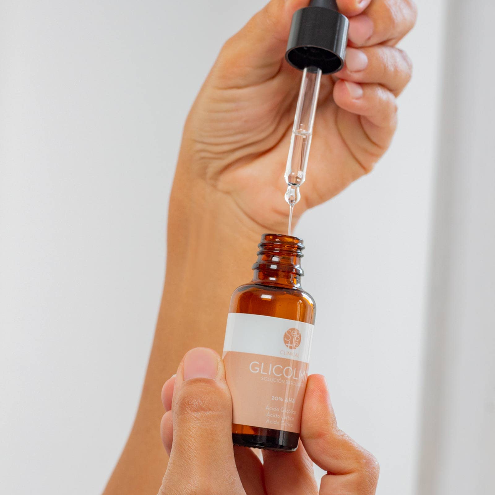 Segle Clinical | Sérum Glicolmix | Exfoliante | Para Pieles Con Manchas Superficiales | Producto Vegano | 30ml (Small)