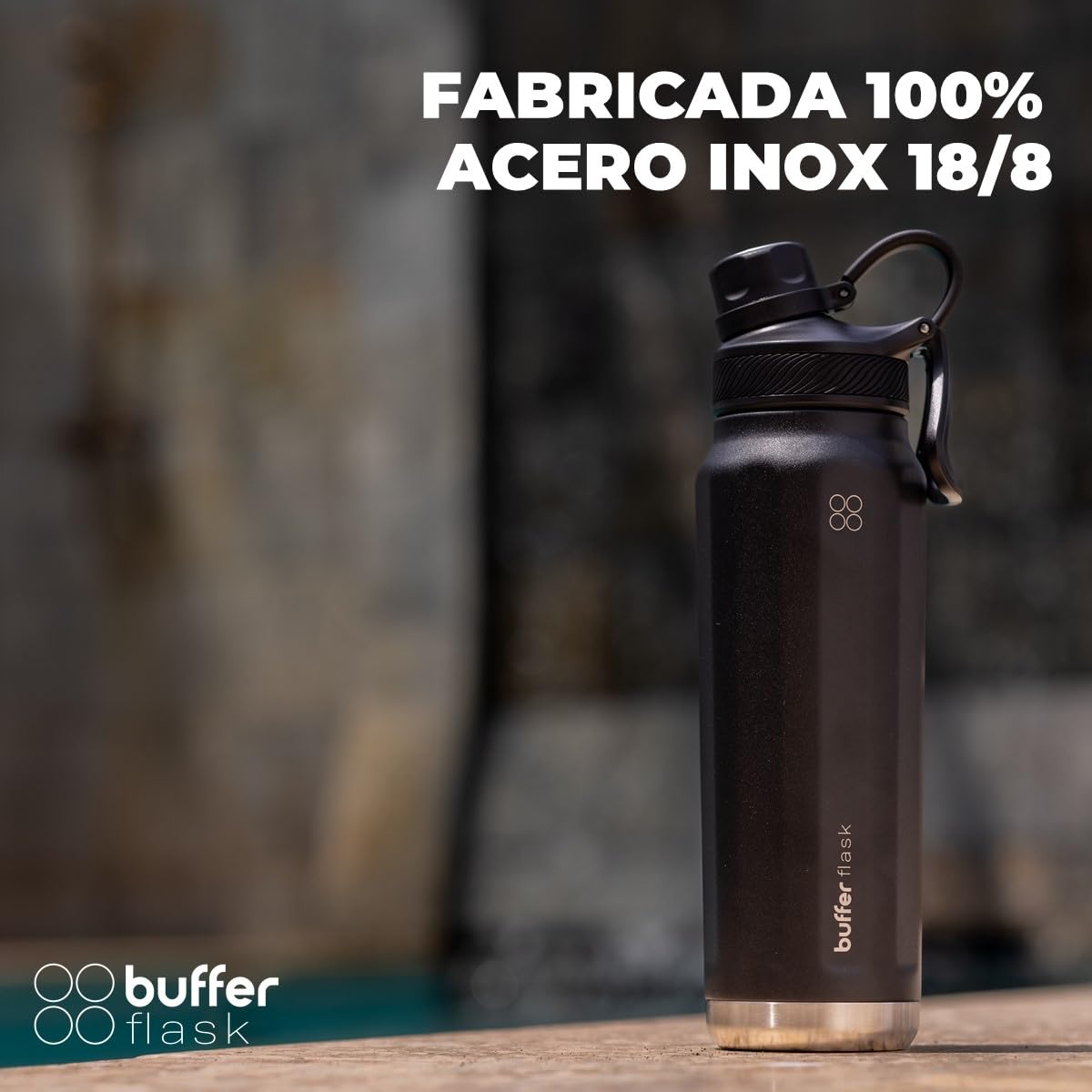 BUFFER FLASK - Termo de Acero Inoxidable | Botella de Agua Aislante, Termos Agua Fría (24 horas) o Caliente (12 horas) | Antigoteo, Hermético | Incluye tapas | 700 ml - 24 Oz| Color Negro