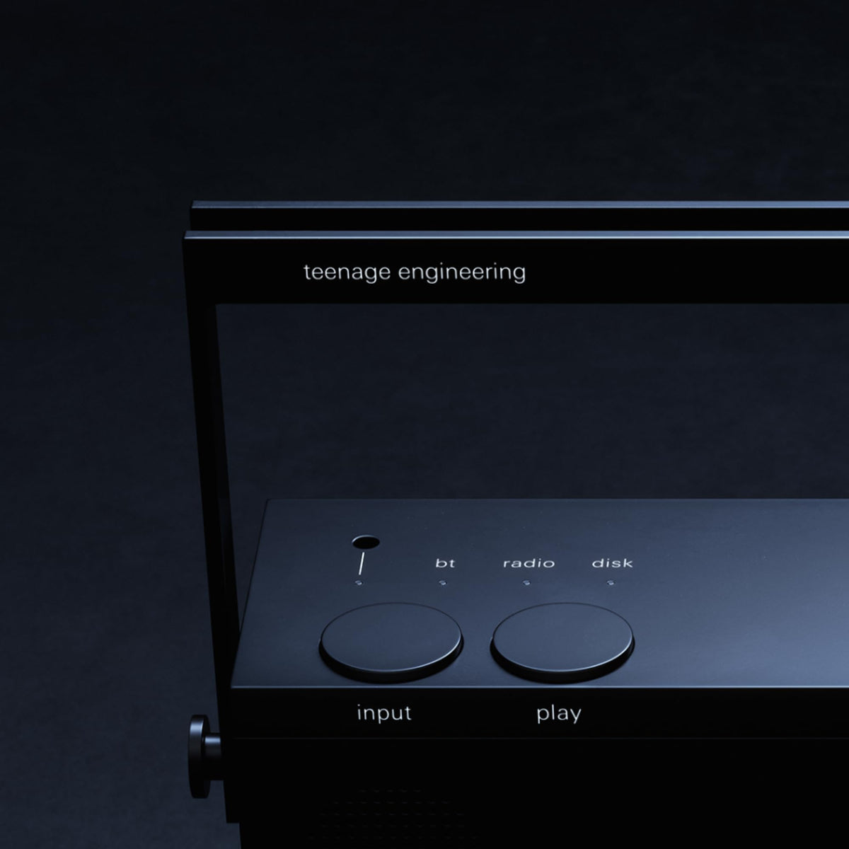 Altavoz Estéreo Inalámbrico Bluetooth Teenage Engineering Negro con Radio FM y Batería de 72 Horas