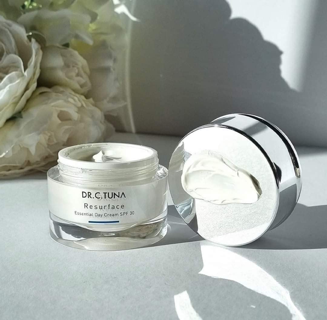 Crema de Día Resurface Farmasi Esencial 50ml