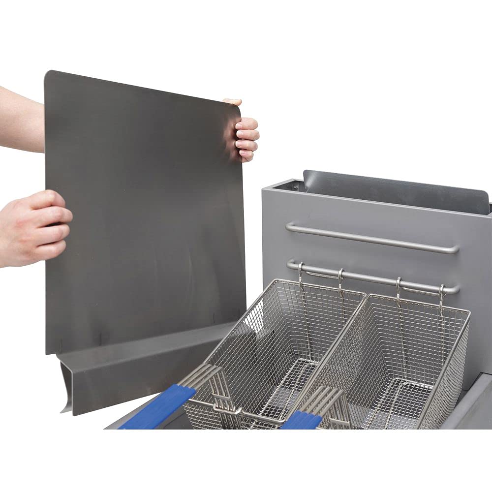 Chef Master - Juego de 2 protectores de salpicaduras de freidora comercial, acero inoxidable, calibre 18, protector de salpicaduras de aceite, 20.5 x 15 pulgadas, protector de salpicaduras de aceite