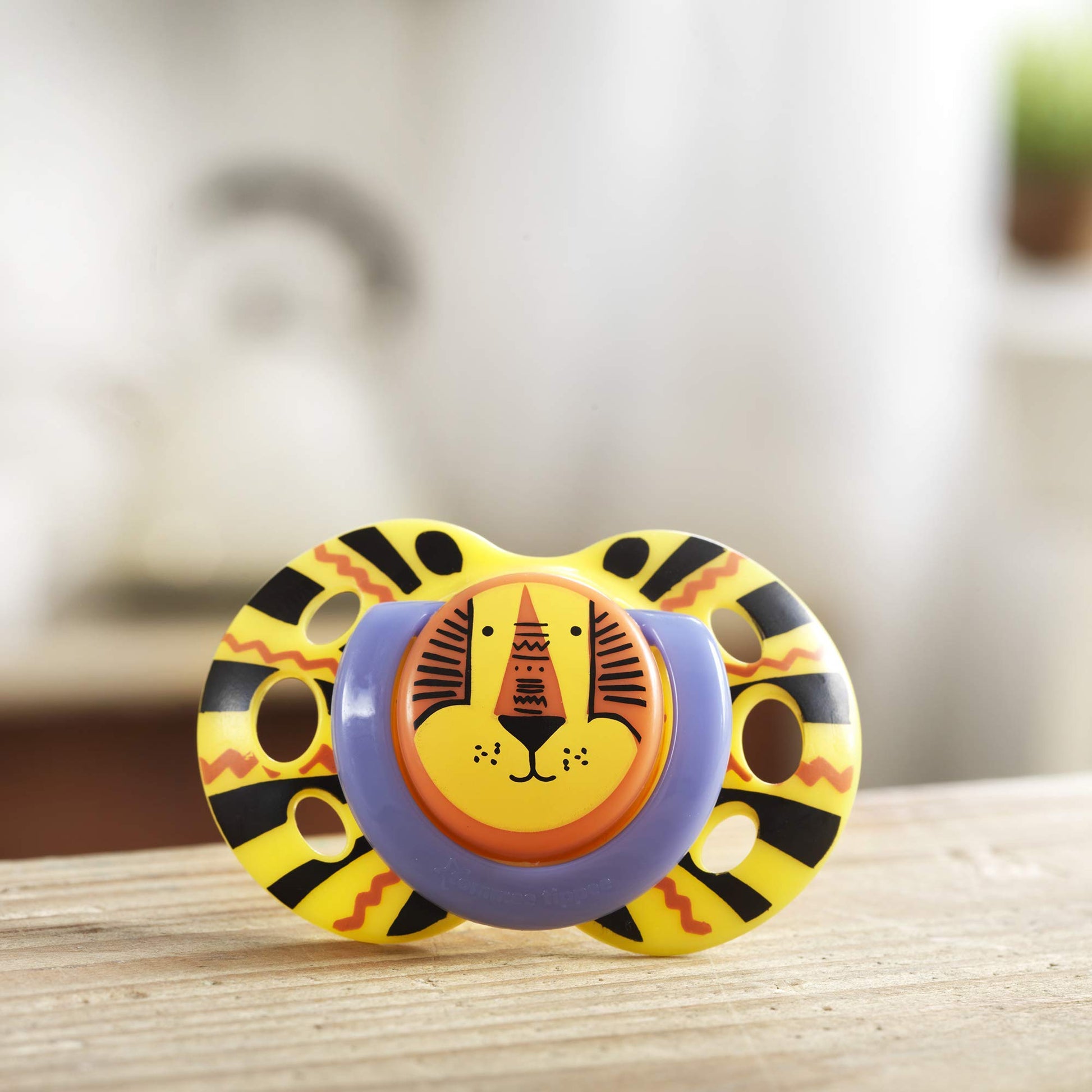 Chupete Tommee Tippee Multicolor Estilo Divertido para Bebé Unisex 18-36 Meses Paquete de 2