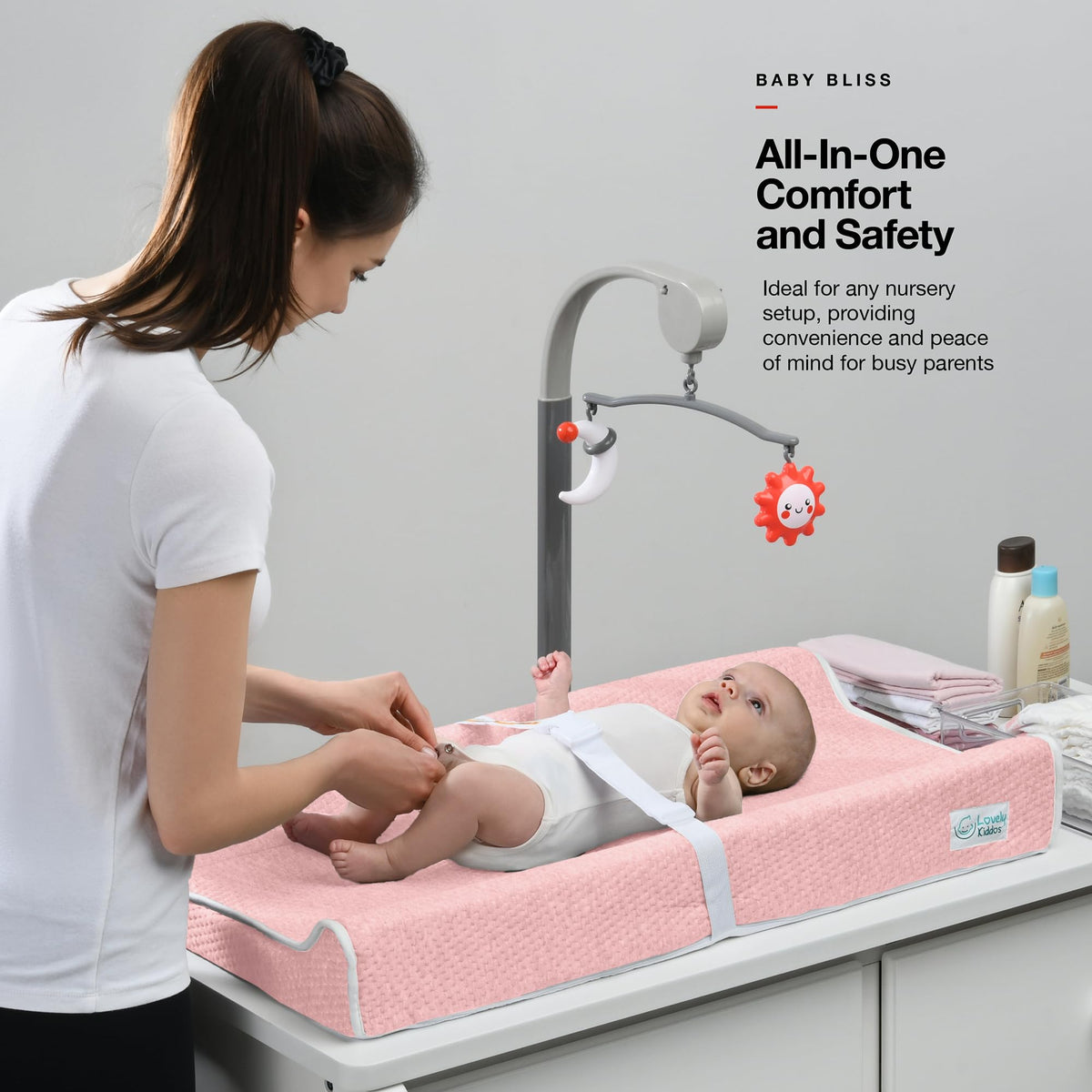 Cambiador – Cambiador de espuma contorneado para bebé para cambiador, cambiador de pañales impermeable, incluye funda antideslizante, suave, extraíble y lavable, barra de juguete portátil con modo
