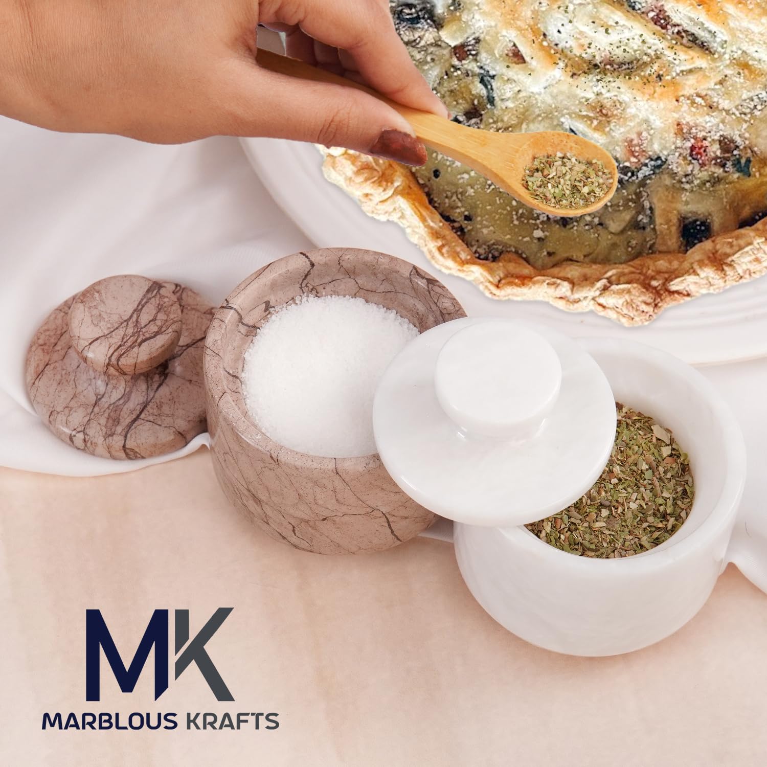 MARBLOUS KRAFTS - Bodega de sal de mármol con tapa de 3 pulgadas, color blanco y salero Marinara, recipientes para condimentos, almacenamiento de cocina, decoración del hogar