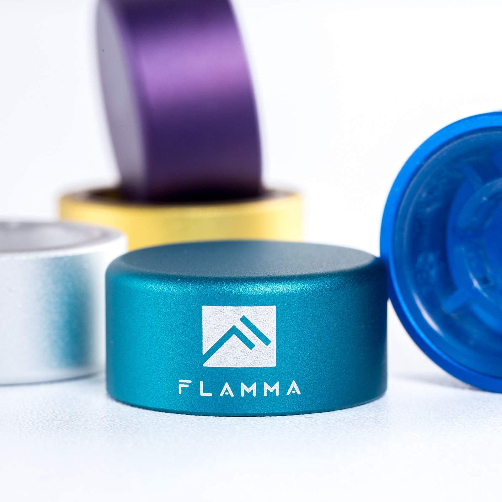 FLAMMA - Tapas de botón de pedal estilo botones descalzos para pedales de efectos de guitarra, tapas de metal antideslizantes, instalación en un solo paso, se adapta a la mayoría de pedales