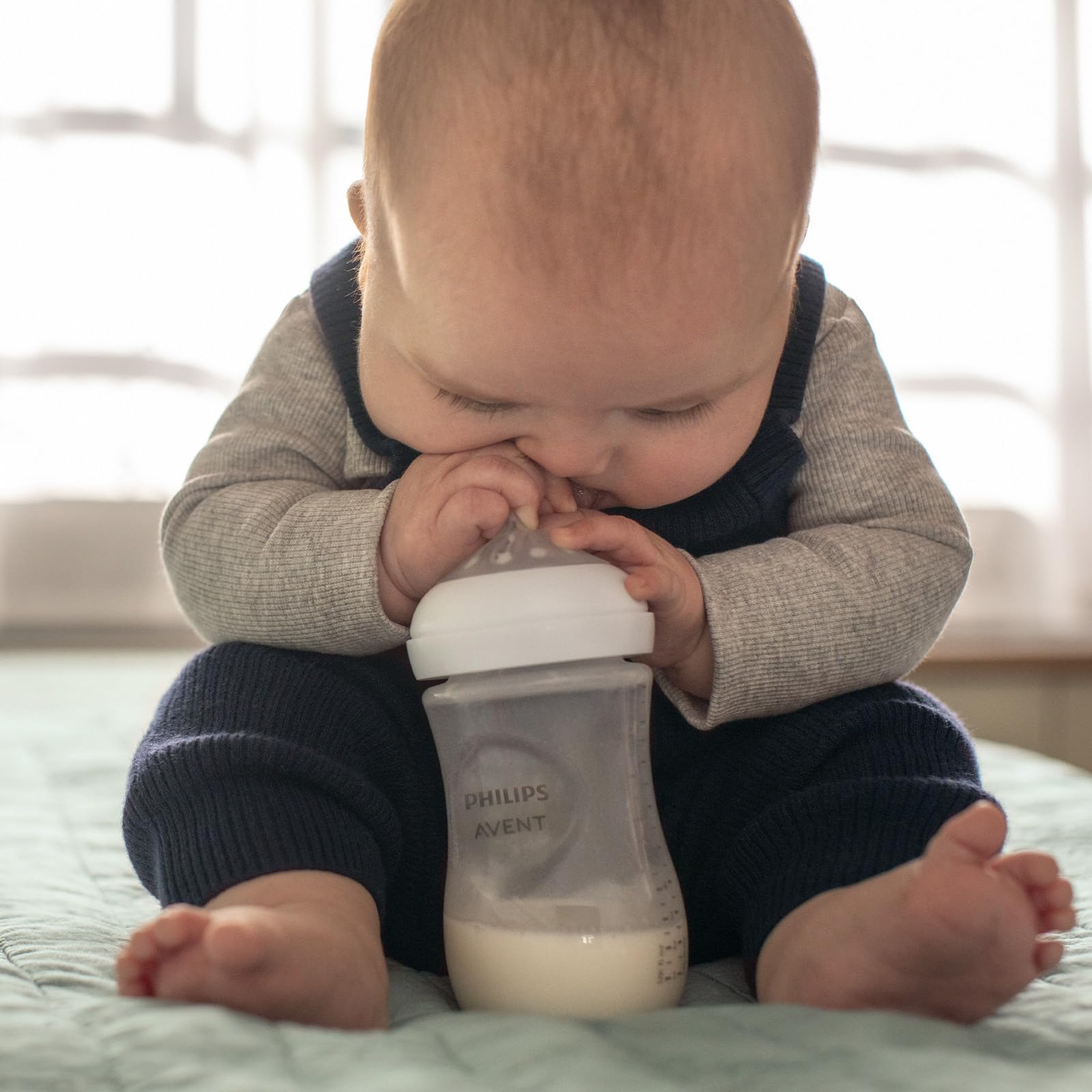 Biberón Philips Avent Natural Response Transparente con Válvula Anticólicos Flujo Medio para Bebés, Paquete de 3