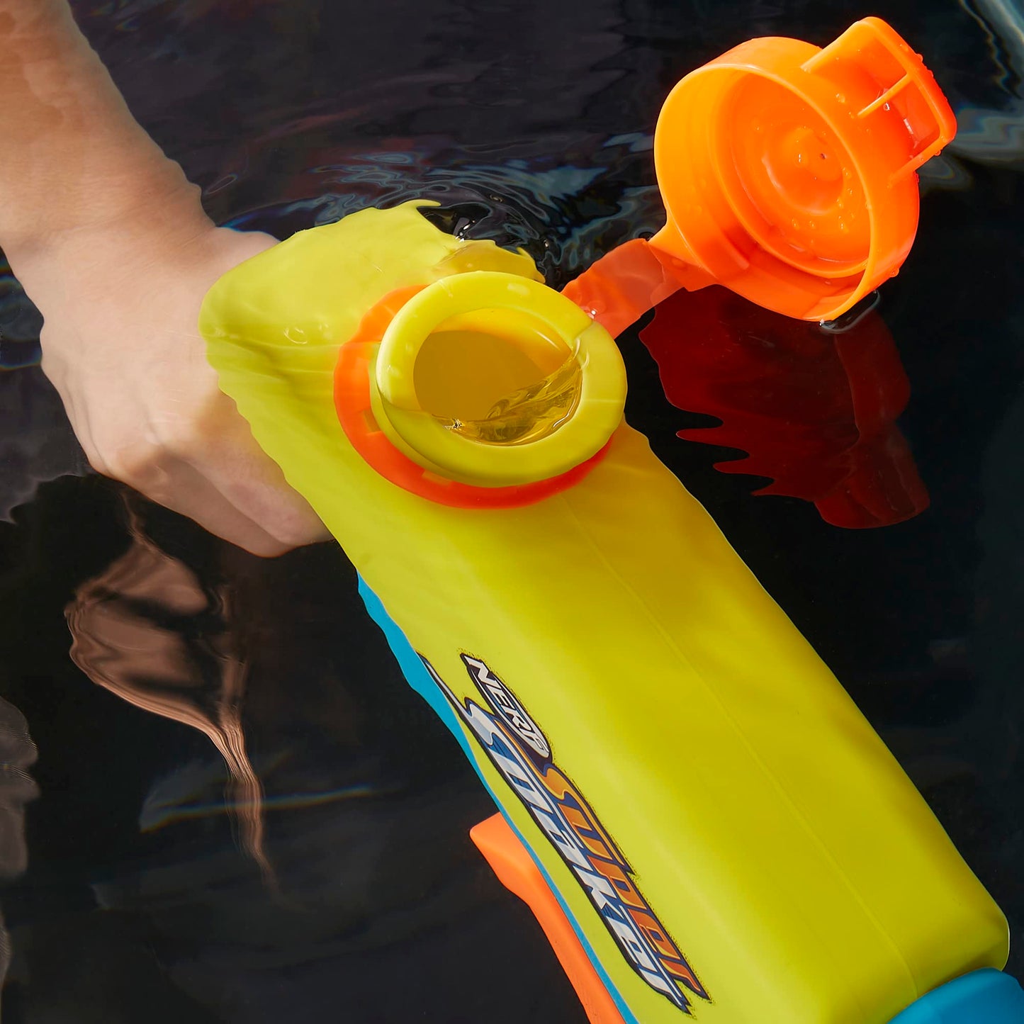 Lanzador de Agua Nerf Super Soaker Wave Spray con Chorros Ondulantes para Niños y Niñas