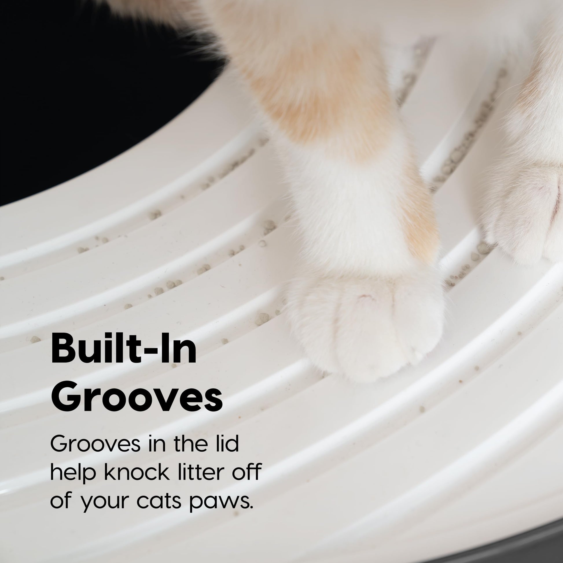 Arenero para Gatos IRIS USA Gris Oscuro Blanco con Entrada Superior