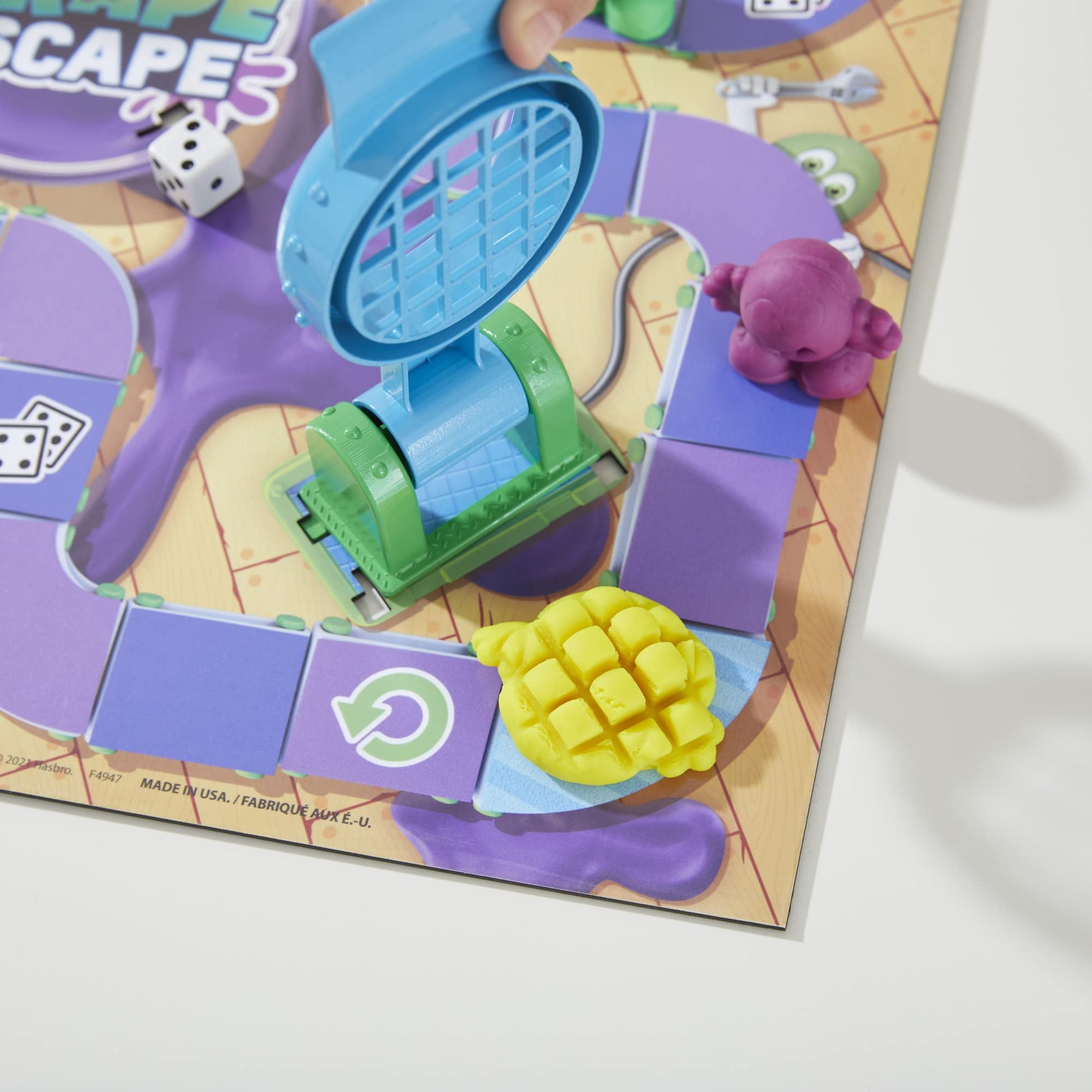 Hasbro Gaming Grape Escape - Juego de Mesa para niños a Partir de 5 años, Divertido Juego Familiar con Compuesto de Modelado