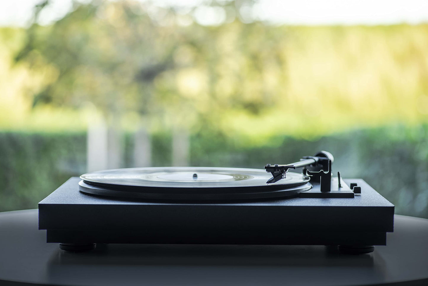 Pro-Ject A1 - Sistema de Tocadiscos Totalmente automático con Cartucho OM 10, Negro
