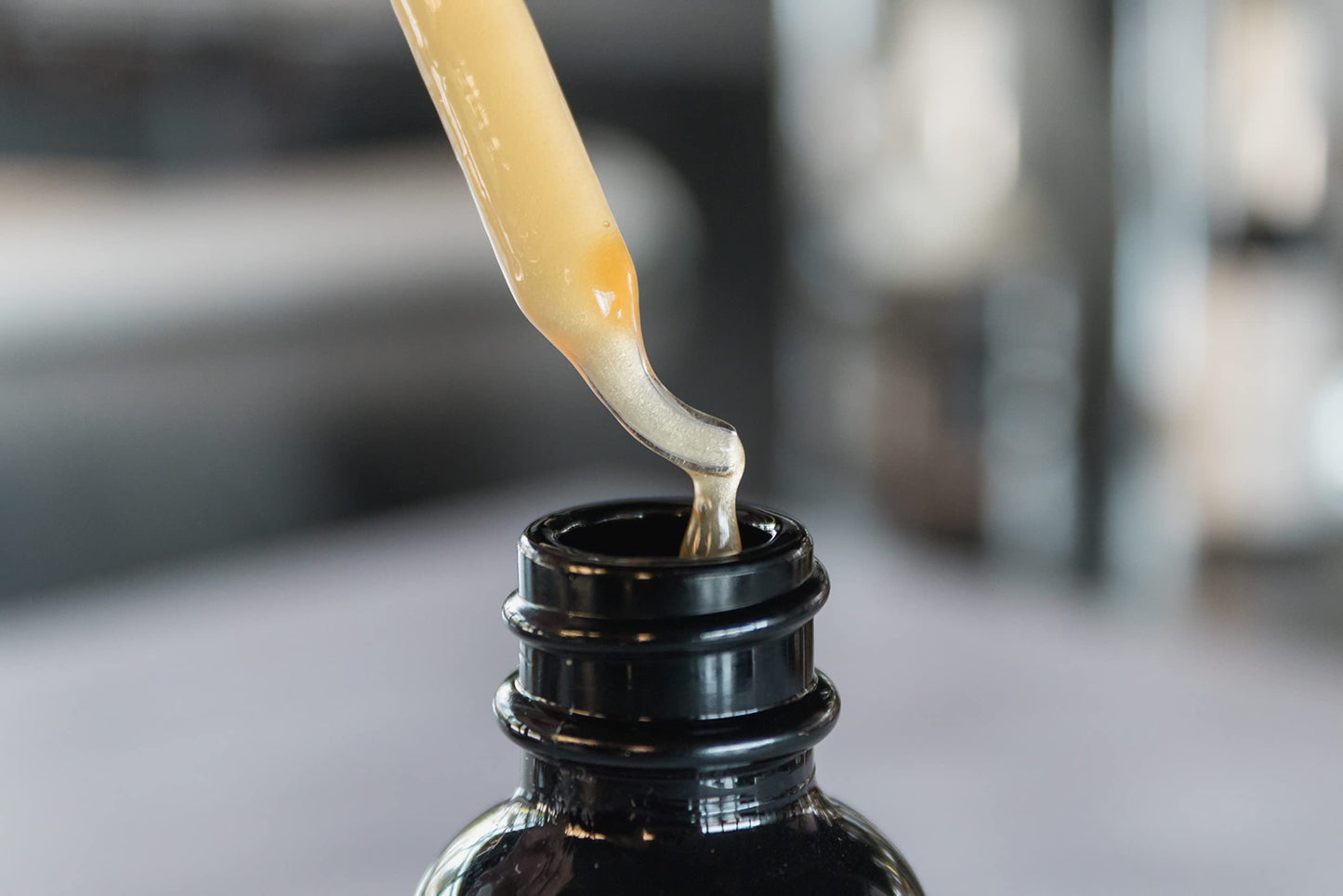 ORGANIC SKINKARE BY DERMANK Suero Despigmentante Facial | Reduce Manchas Oscuras y Unifica el Tono | Tratamiento Orgánico para Daño Solar, Acné y Cicatrices | Suero contra manchas en la piel- 30 ml | Facial Clear Treatment Skincare