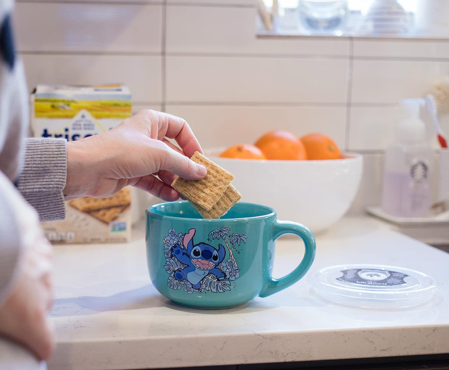 Taza de Sopa de Cerámica Silver Buffalo Lilo and Stitch Plata con Tapa Ventilada