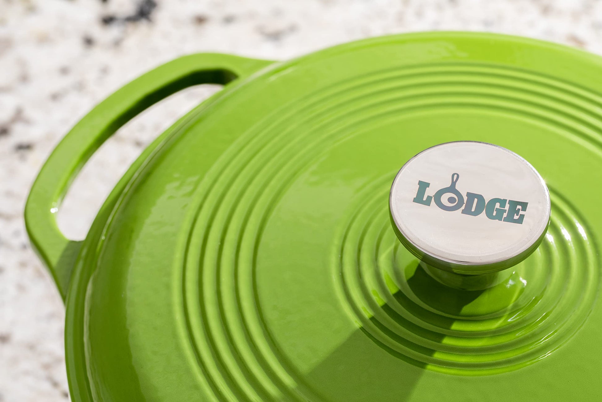 Lodge - Horno holandés de hierro fundido esmaltado de 6 cuartos con tapa, asas dobles, apto para horno hasta 500 °F o en estufa, uso para marinar, cocinar, hornear, refrigerar y servir - Aguacate