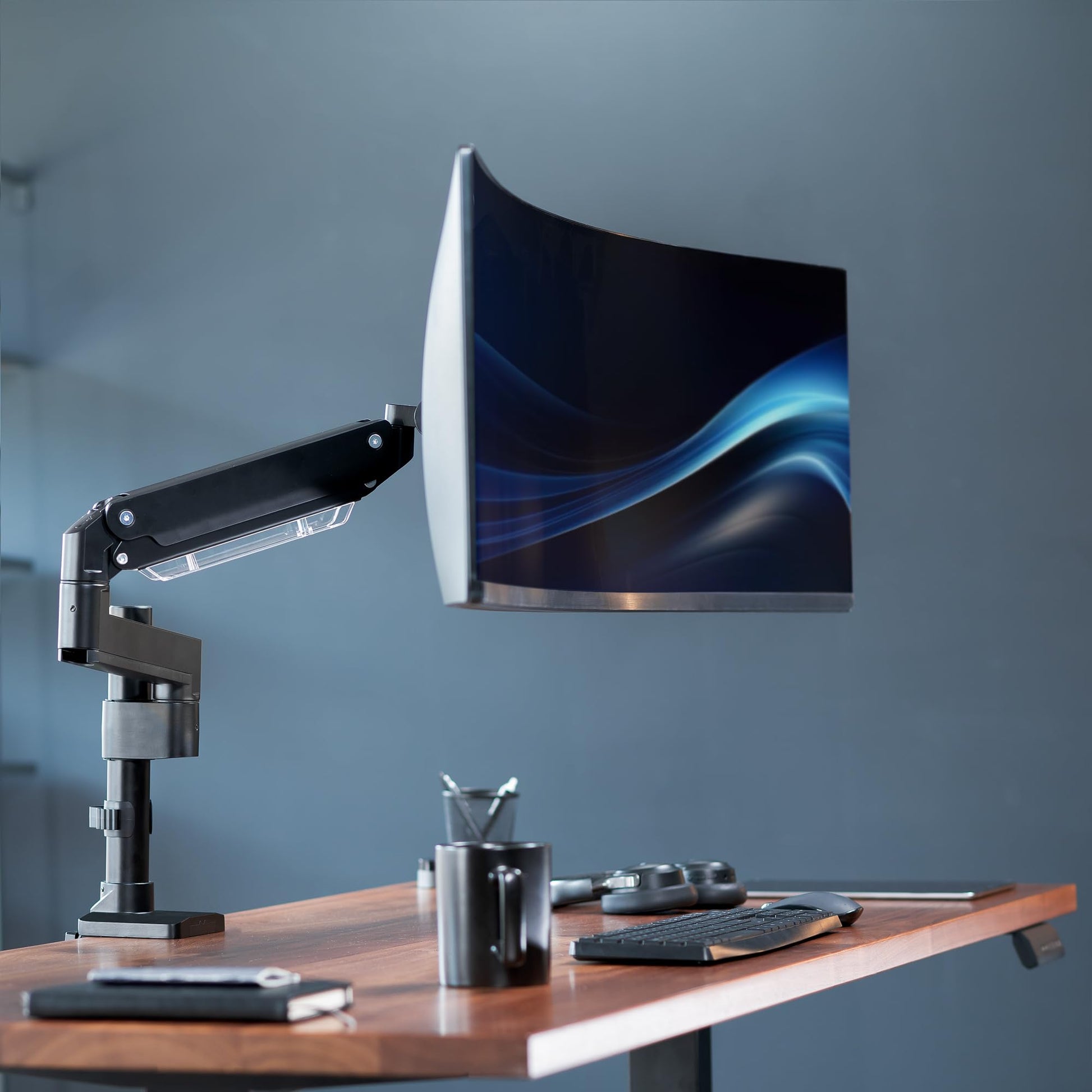 Brazo de Monitor VIVO Negro para Monitores Ultrawide de hasta 49 Pulgadas 33 Libras Montaje Neumático de Escritorio