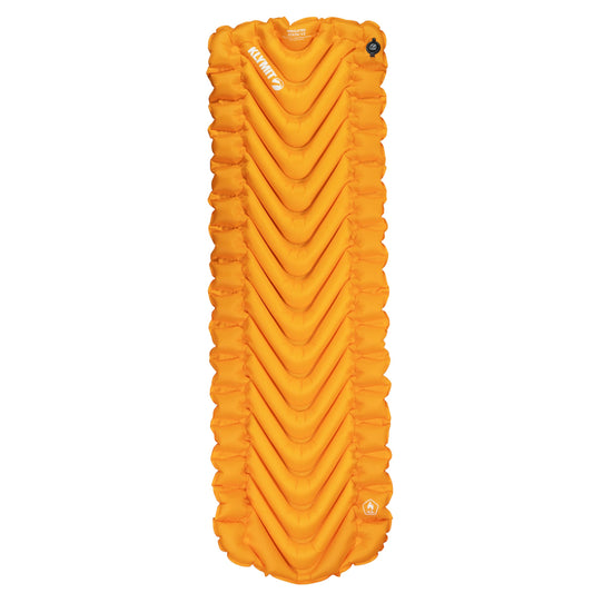 Klymit - Almohadilla de Dormir Inflable con Aislamiento estático V2, Comodidad Mejorada, portátil, Ultraligera, fácil de inflar, Cama de Aire Plegable para Camping, mochilero y Senderismo, azafrán