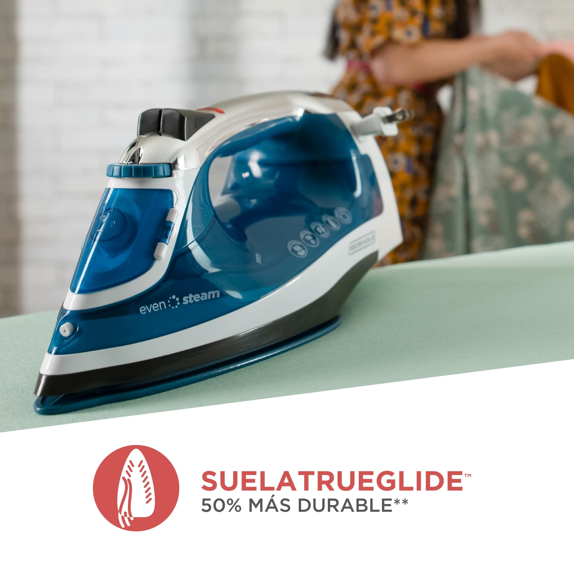 BLACK+DECKER Plancha de Vapor Smart Steam con Suela de Cerámica y Cable Retáctil, ICR1924