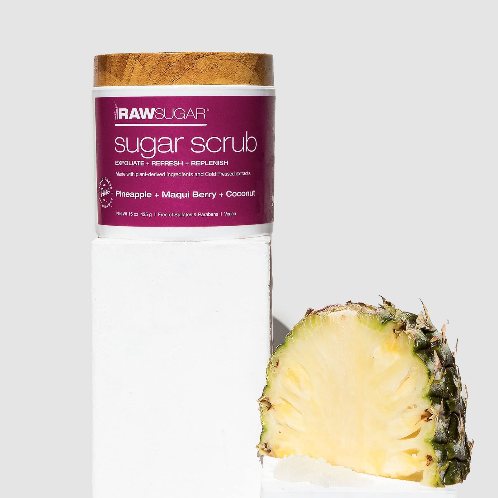 RAW SUGAR, Exfoliante Corporal Reparador a Base de Azúcar, Renueva y Repara la Piel, con Piña, Baya de Maqui y Coco, Prensado en Frío, Vegano, Libre de Sulfatos y Parabenos, 425 g
