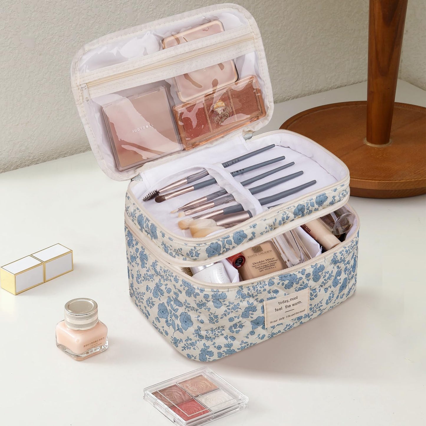 Bolsa de maquillaje, bolsa de cosméticos grande para mujeres y niñas, lindas bolsas de maquillaje acolchadas, bolsa de aseo estética de coqueta floral, bolsa organizadora de maquillaje de viaje (lazo
