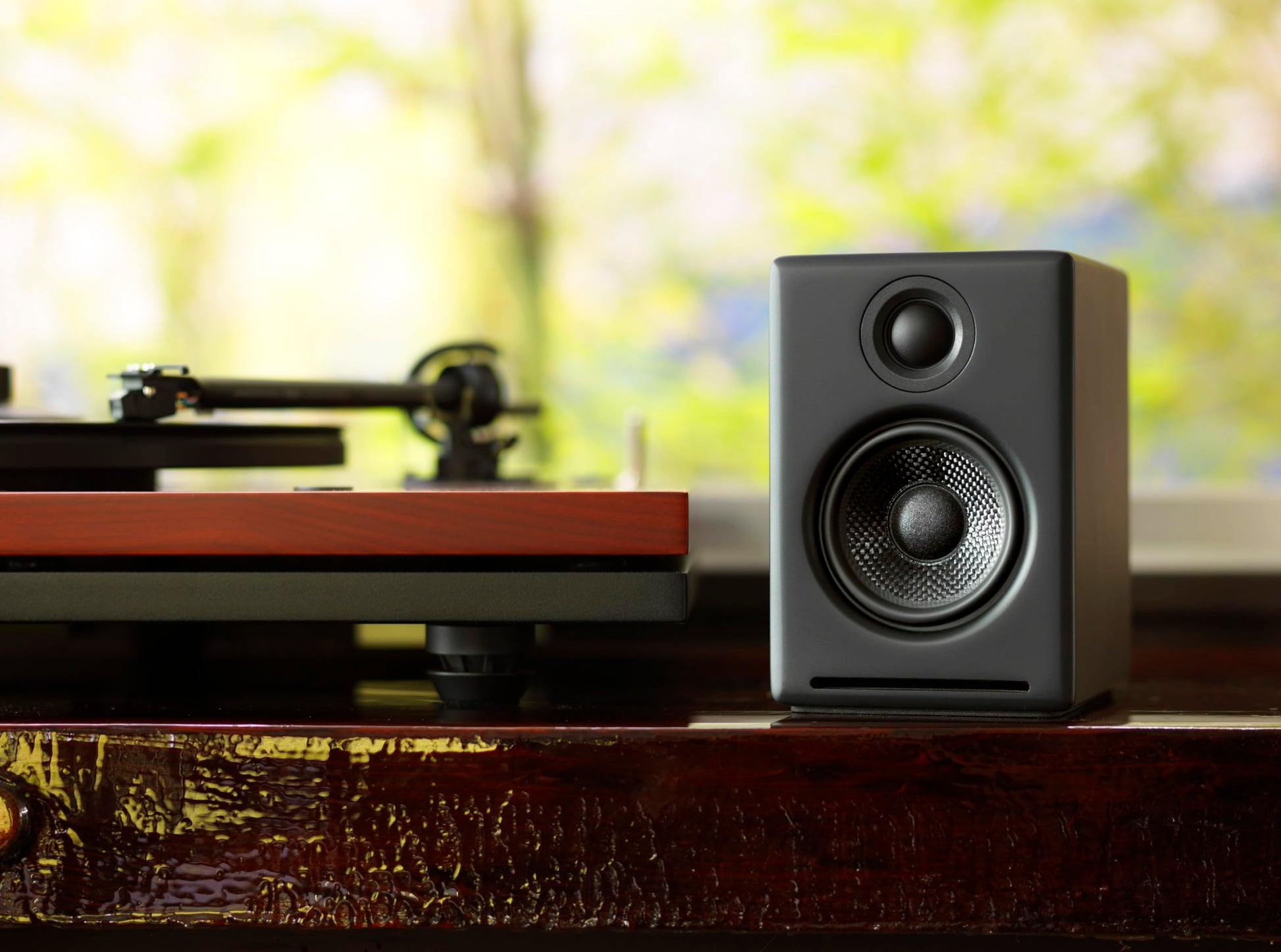 Audioengine Altavoces de Escritorio inalámbricos Bluetooth A2 Plus: Altavoces de computadora de 60 W para música y Juegos