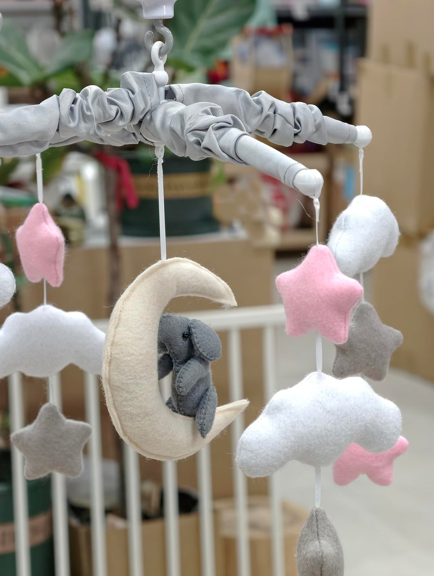 Móvil para cuna con elefantes, nubes y estrellas, caja de música móvil para cuna musical con 12 canciones de cuna (Elefante Baby Mobile)