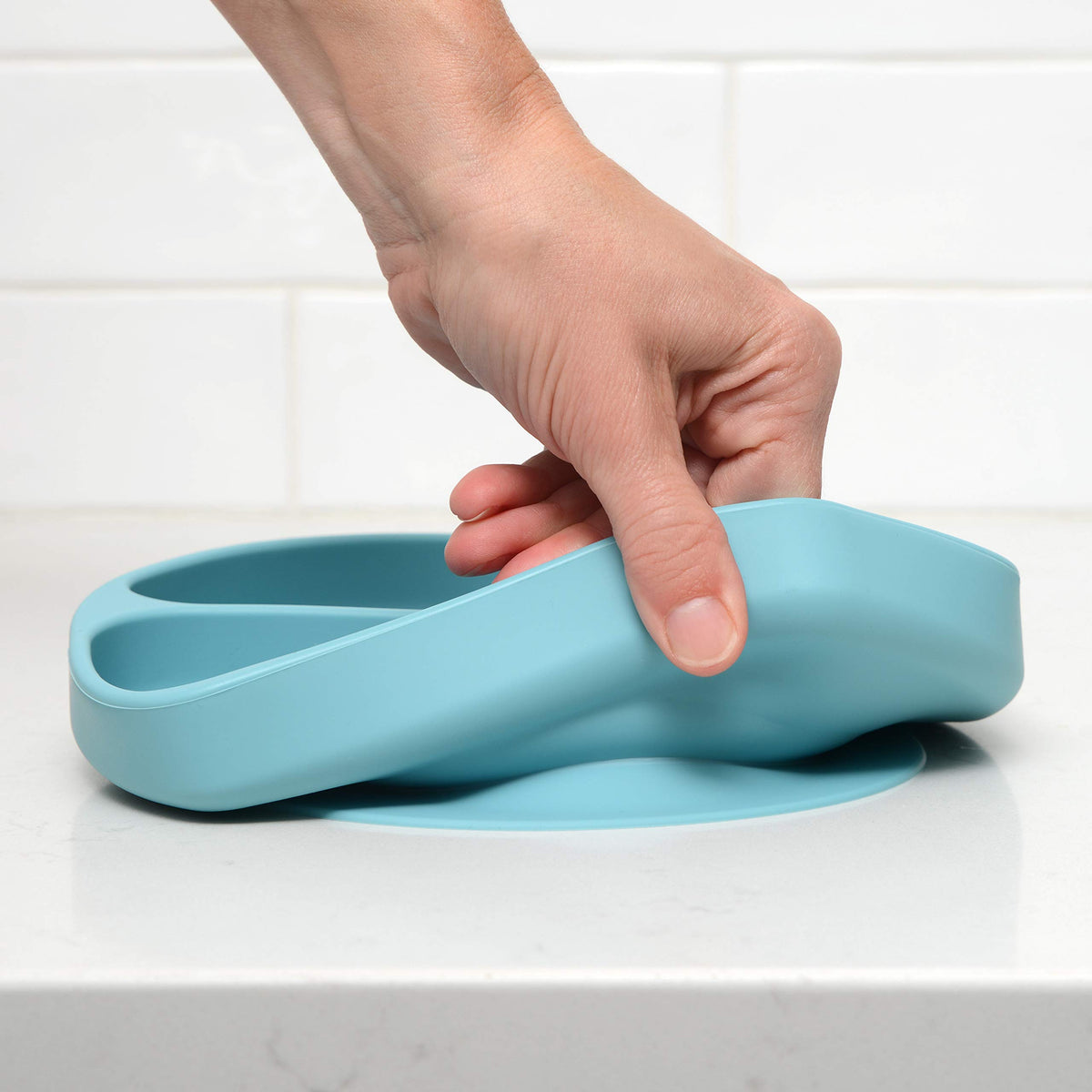 PrimaStella - Juego de alimentación de plato y cuchara de silicona irrompible para bebés y niños pequeños, color azul pacífico