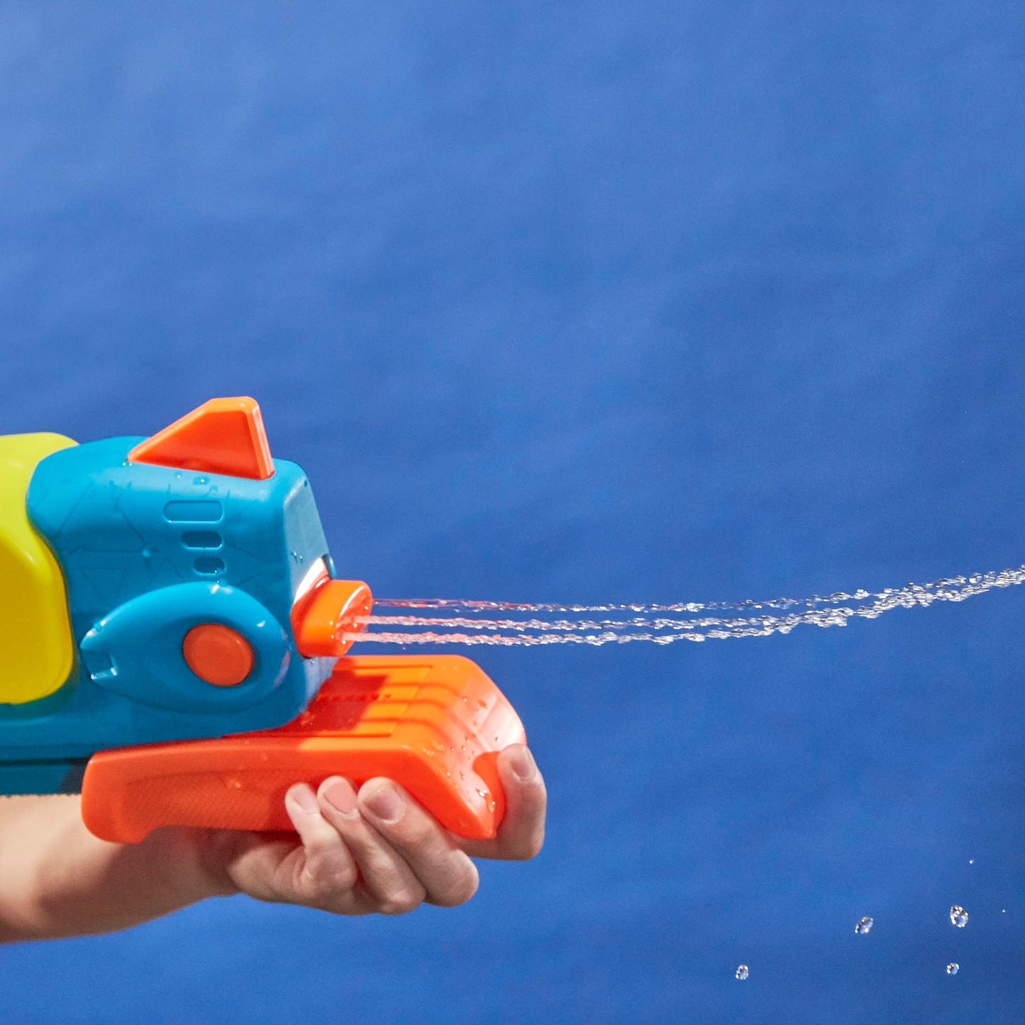 Lanzador de Agua Nerf Super Soaker Wave Spray con Chorros Ondulantes para Niños y Niñas
