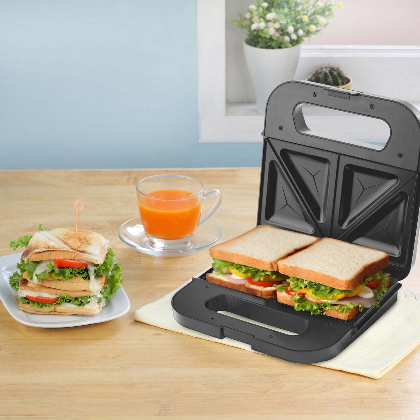 Sandwichera Masterchef Gris Acero Inoxidable con Control de Temperatura Automático y Parrilla Antiadherente
