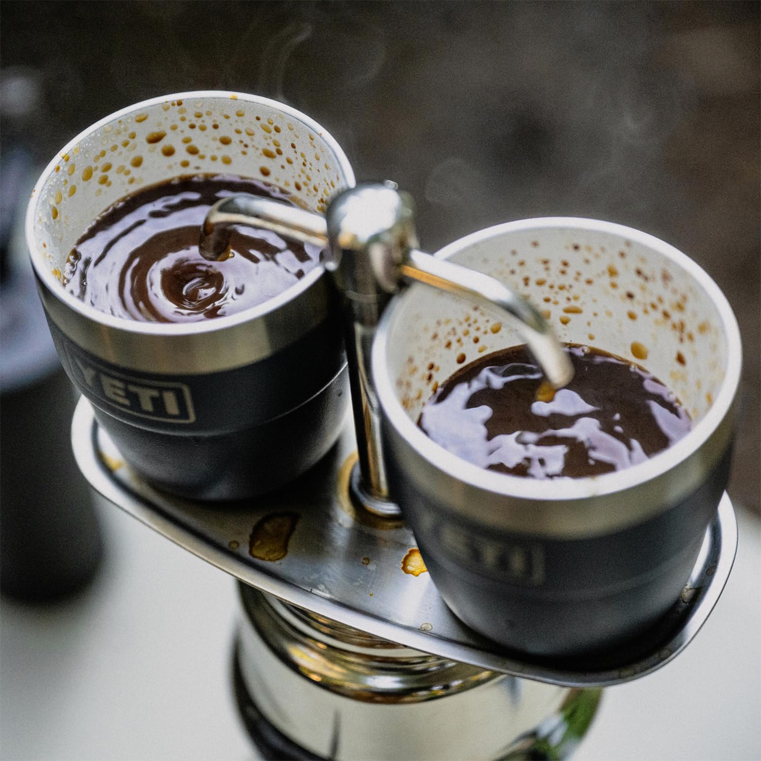 Taza Apilable de Acero Inoxidable YETI Azul Ondulado con Aislamiento al Aspiradora, Paquete de 2 para Café Expreso