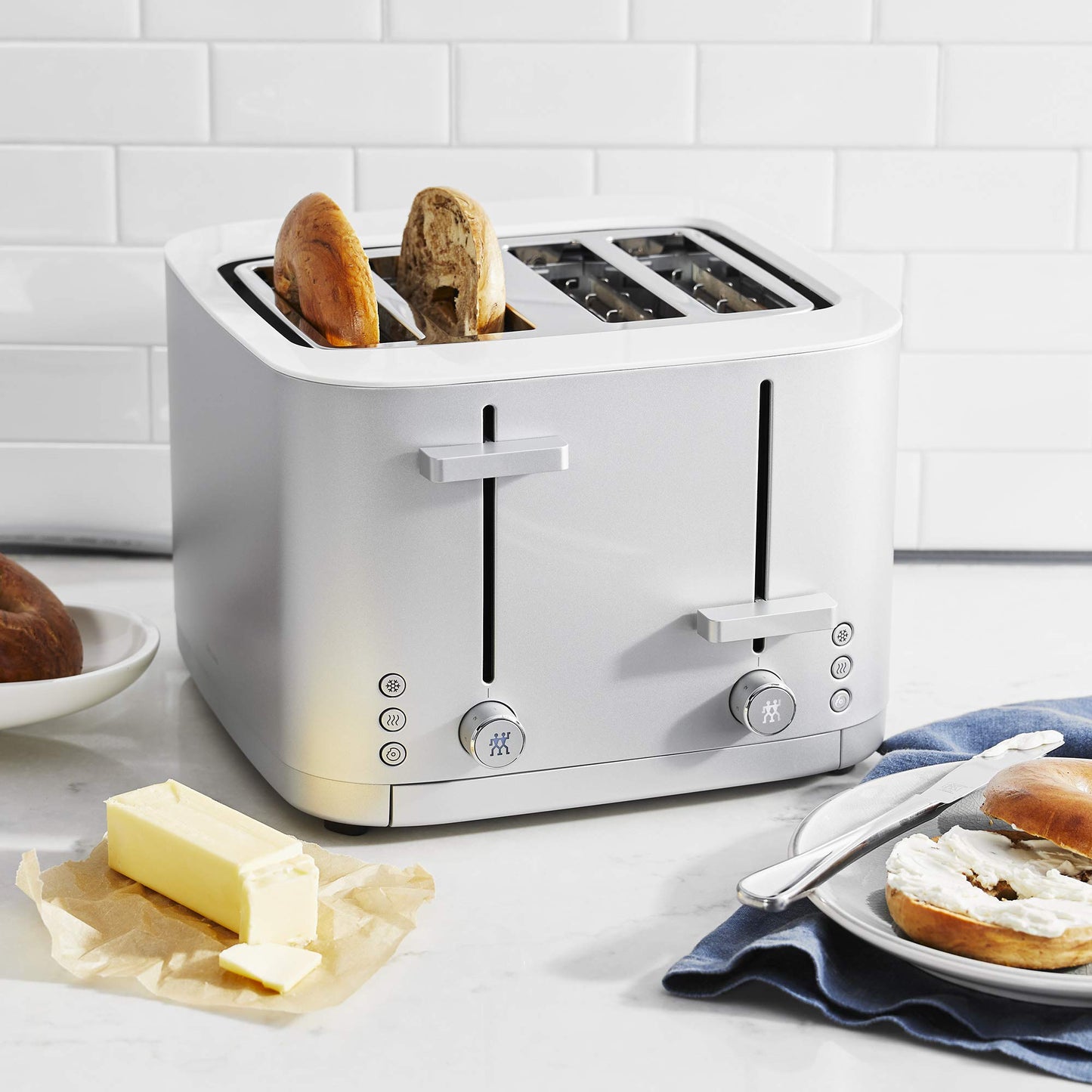 ZWILLING Enfinigy tostador de 4 rebanadas con ranuras extra anchas de 1.5 pulgadas para bagels, 7 ajustes de tostada, incluso tostado, recalentar, cancelar, descongelar, plata