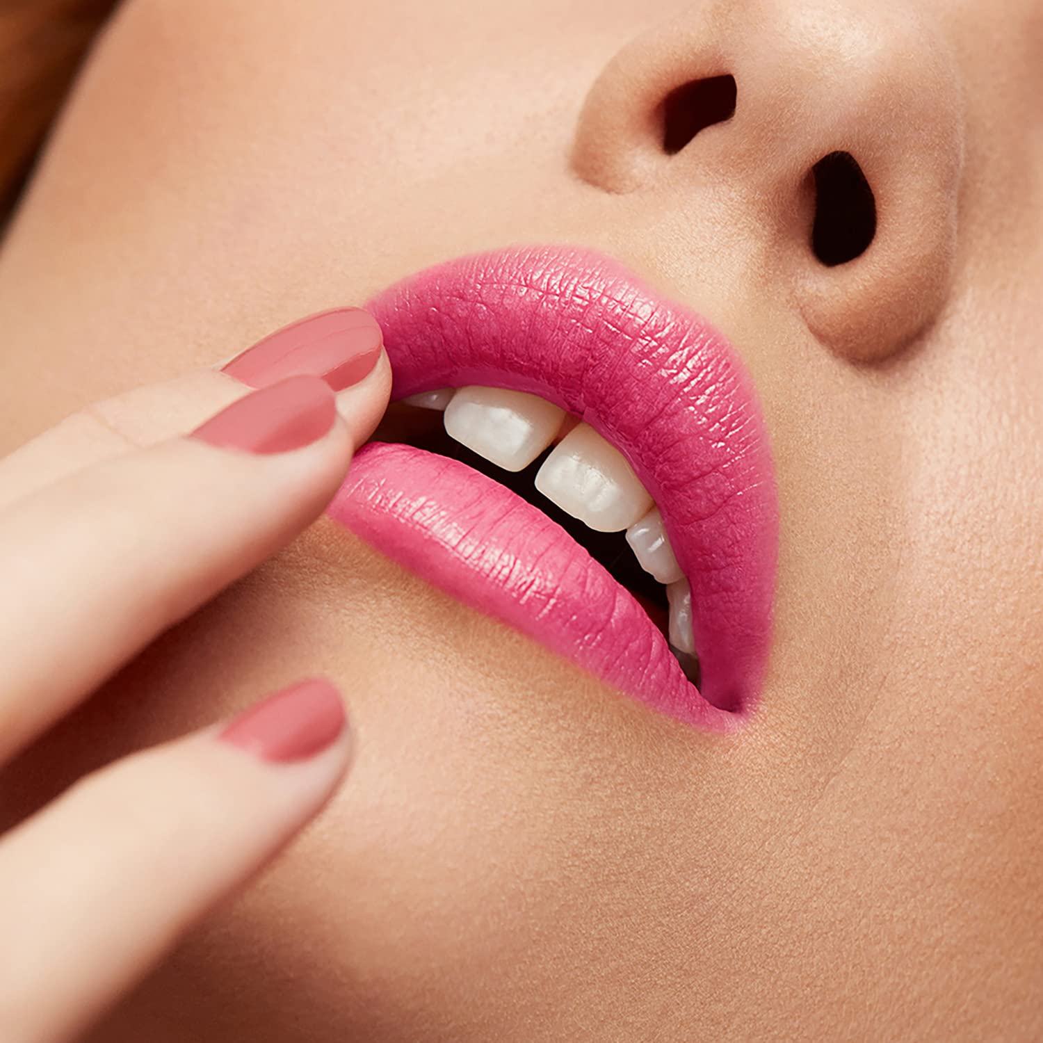 Lápiz Labial Revlon Super Lustrous Glass Shine tono Cherries in the snow