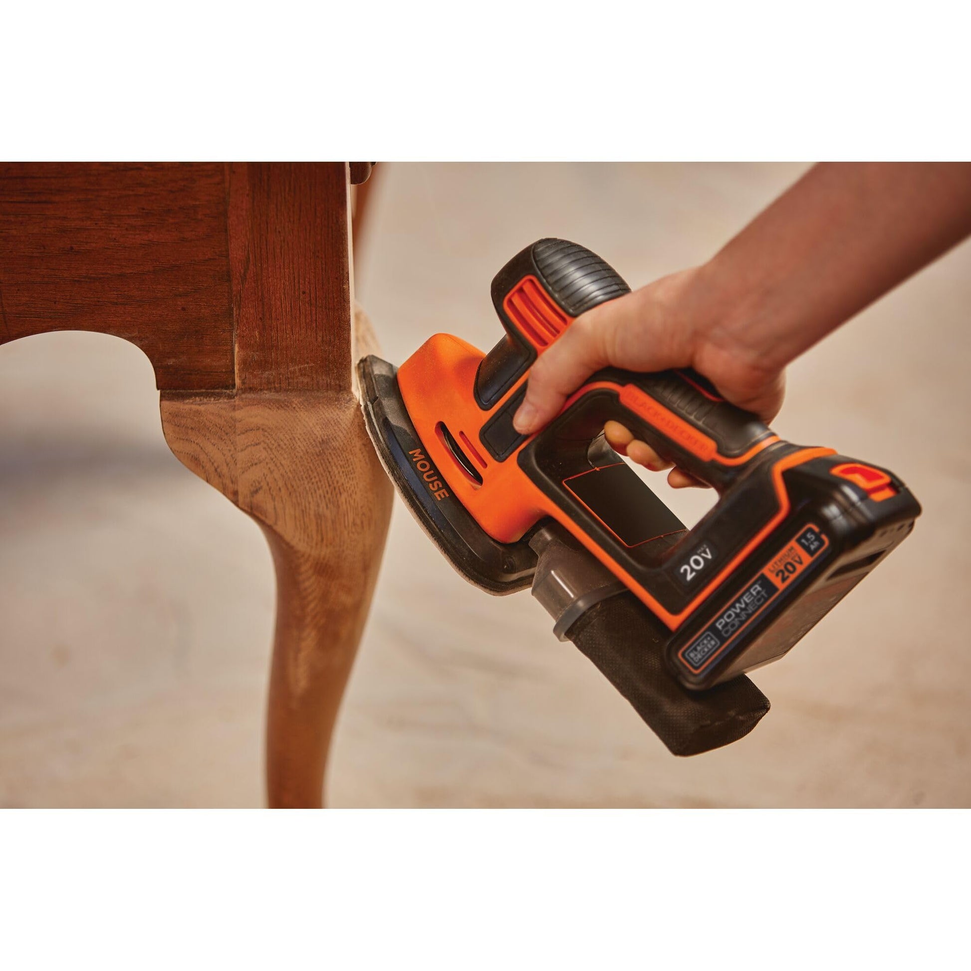 BLACK+DECKER Lijadora de hojas (BDCMS20C)