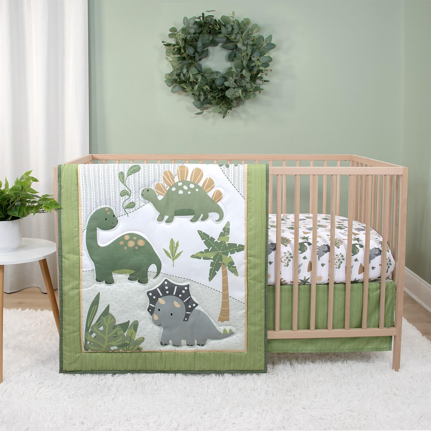 El juego de ropa de cama para cuna de 3 piezas The Peanutshell para niños - Decoración de guardería para recién nacidos, bebés y niños pequeños con sábana ajustable para cuna, edredón con volante