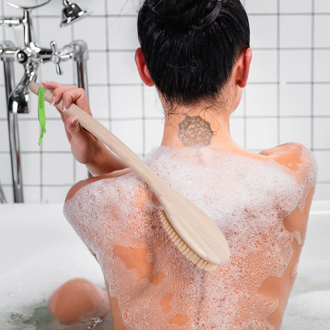 ECOTOOLS, Cepillo para Baño, Bristle Bath Brush, Cerdas Sintéticas Suaves, Mango Ergonómico, Exfoliación Delicada